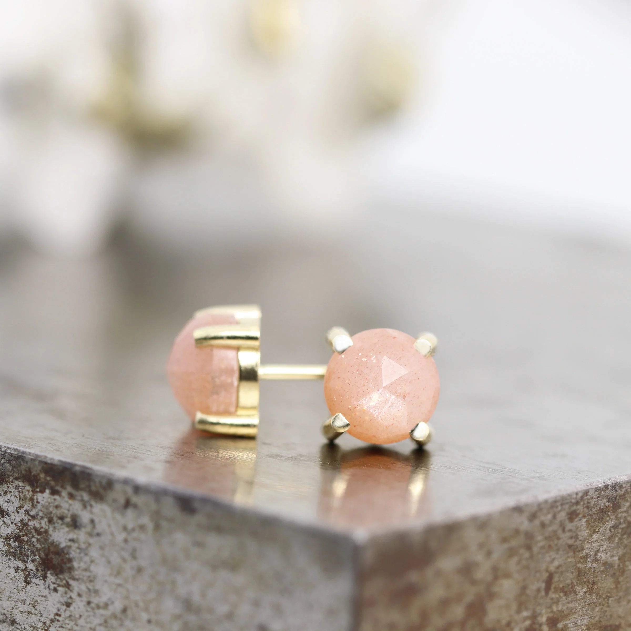 14k Yellow Gold and Peach Moonstone Stud Earrings - Image 2