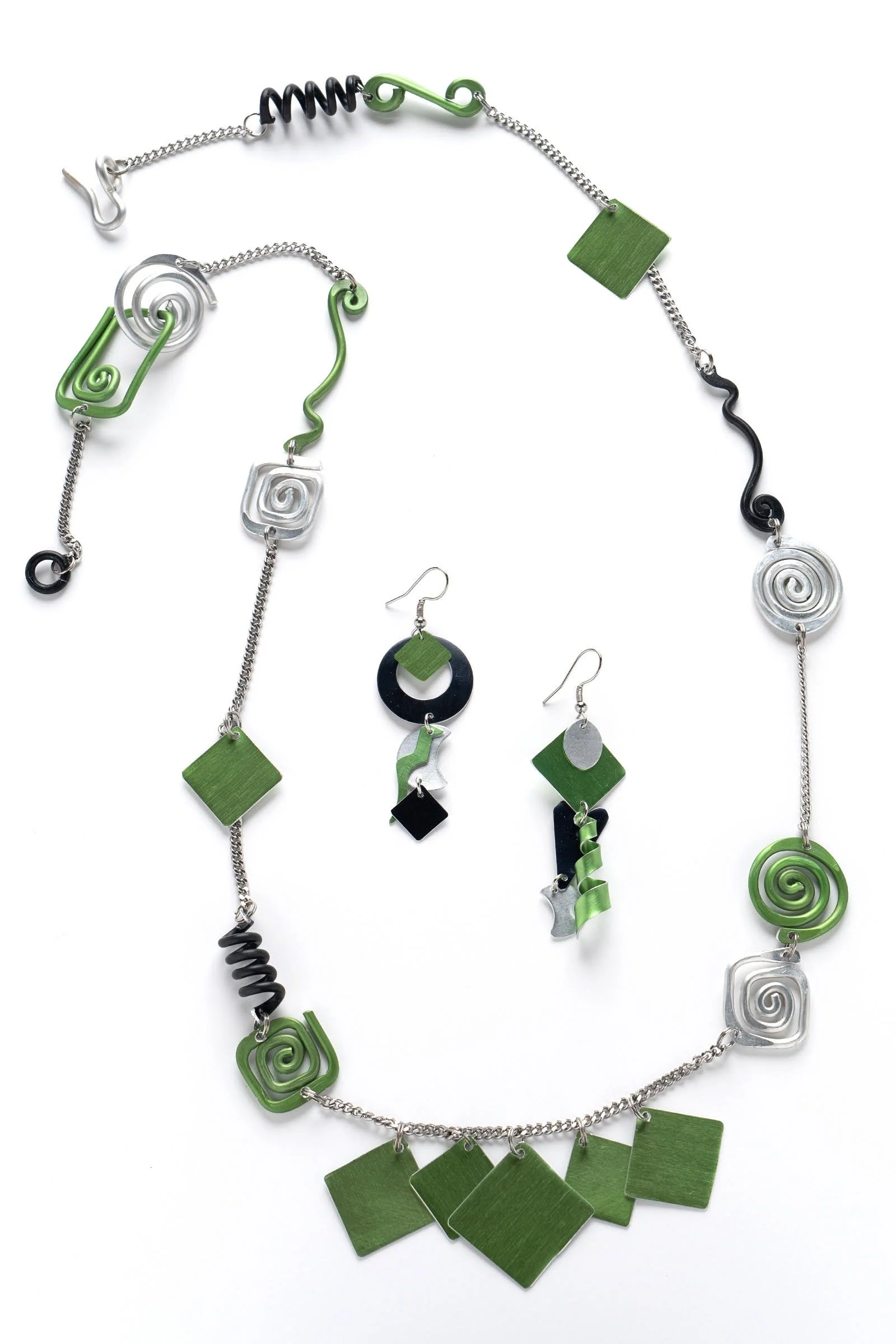Licorice & Lime Necklace - Image 3