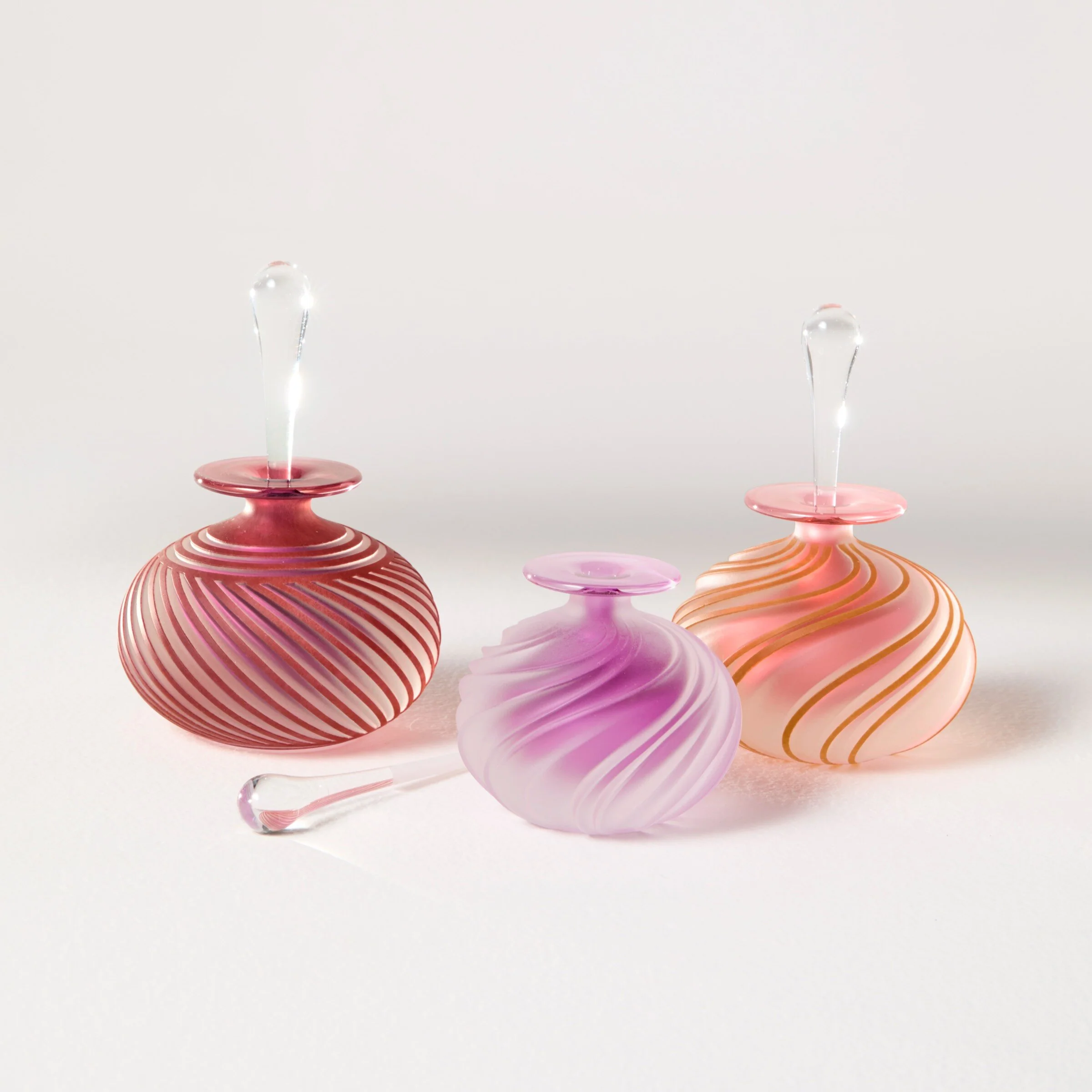 Gold Aurora Swirl Perfume Bottle - Image 4