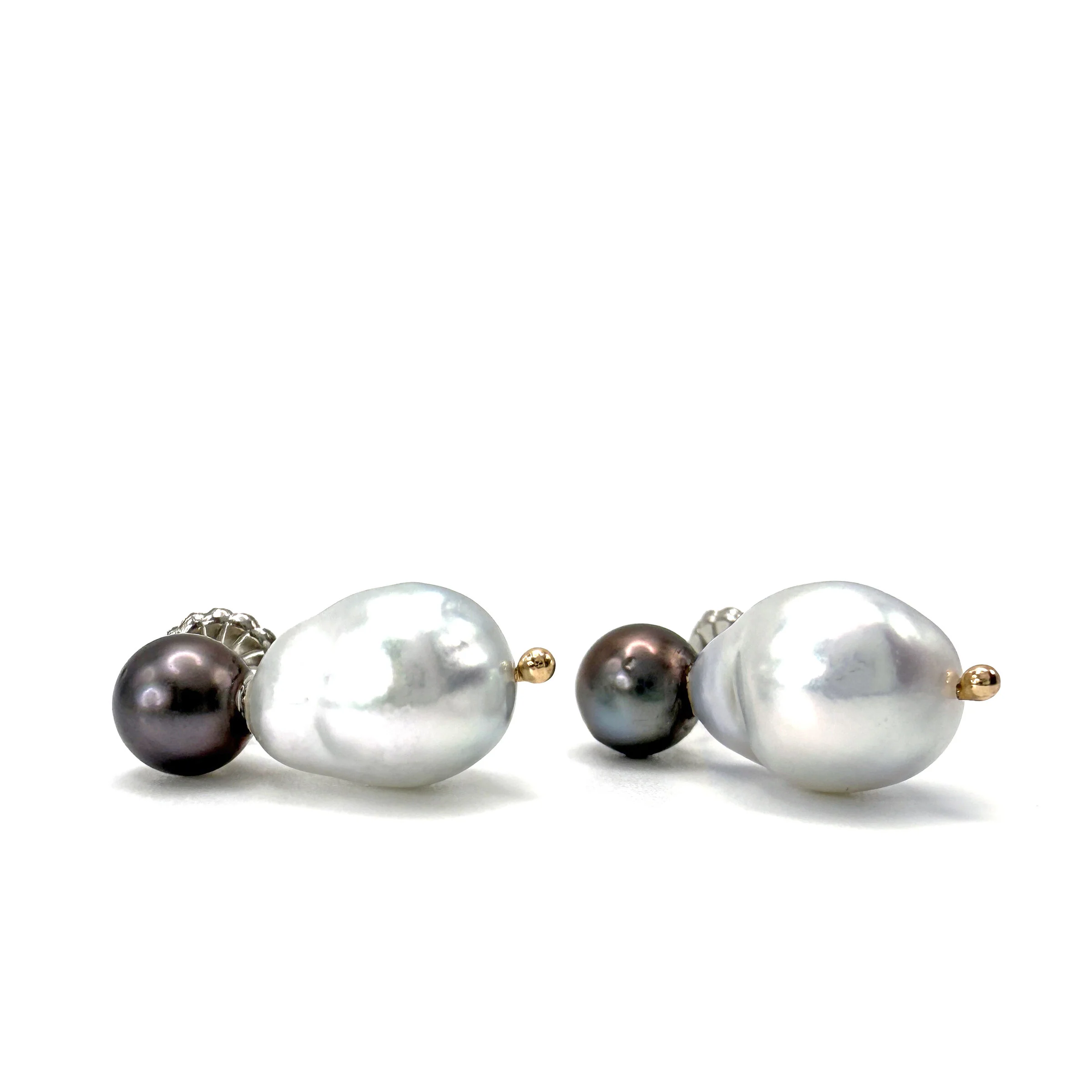 Baroque Akoya & Tahitian Pearl Earrings - Image 4