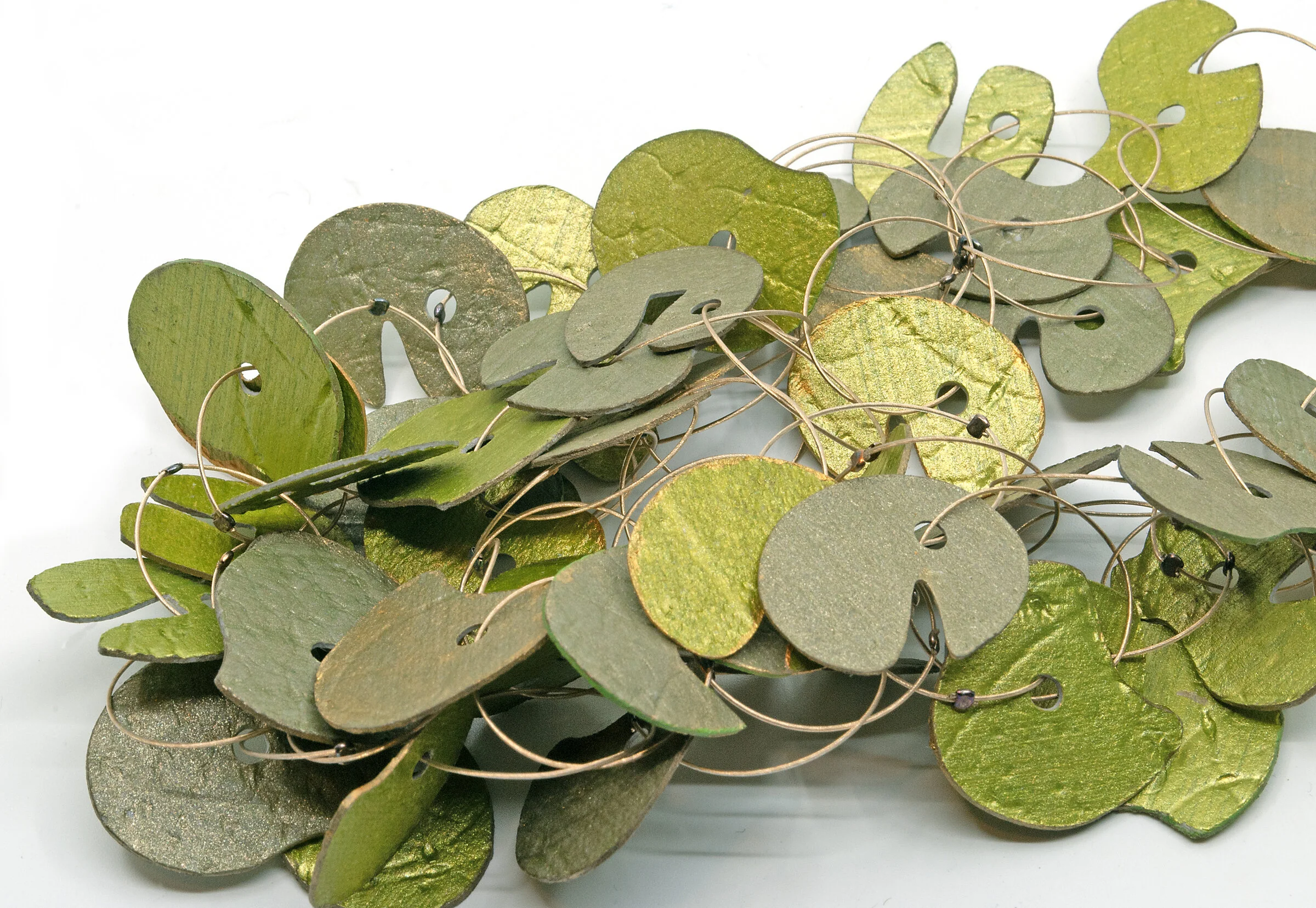 Biomorph Paper Necklace - Terre Verte - Image 2