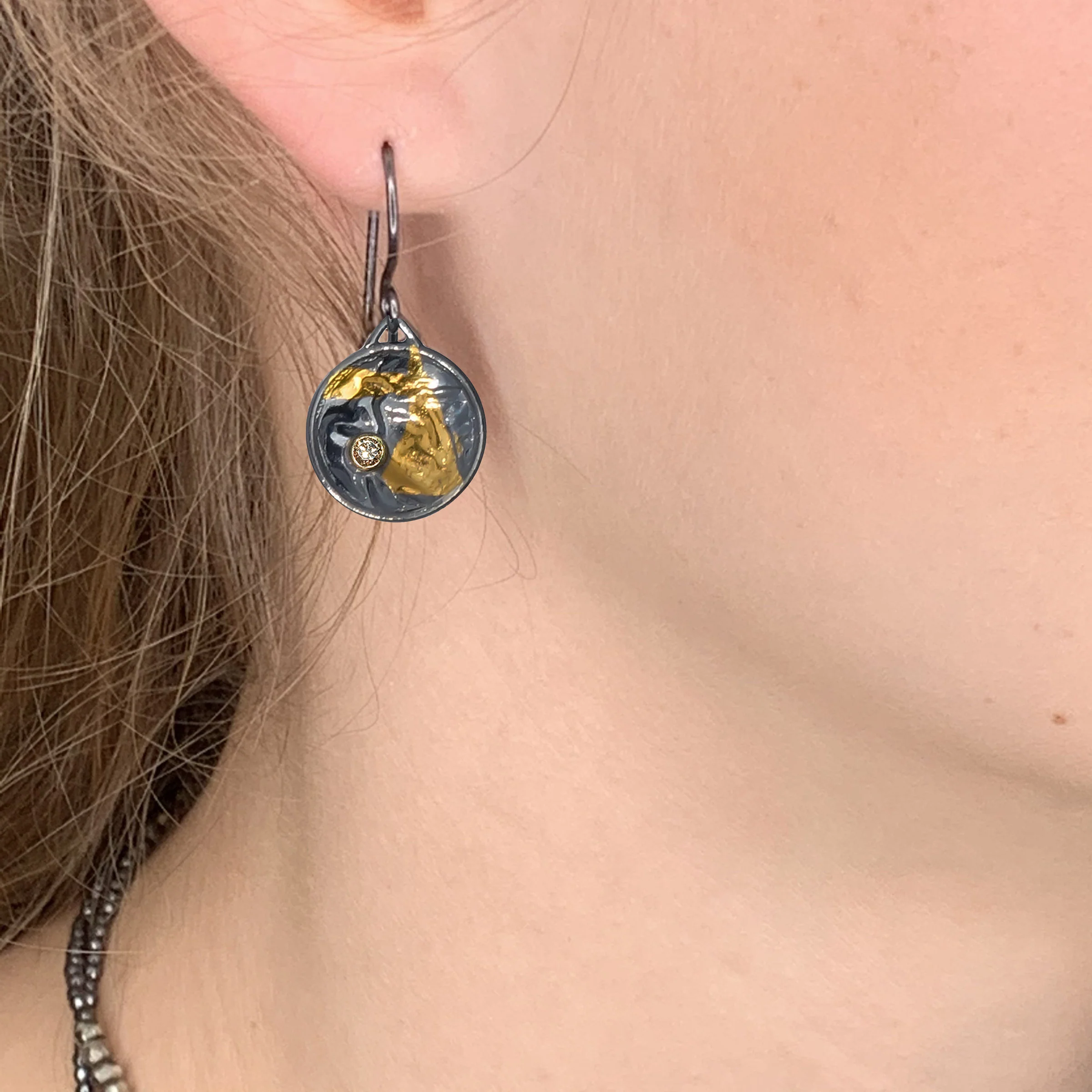 Black & Gold Keum-Boo Diamond Disk Earrings - Image 2
