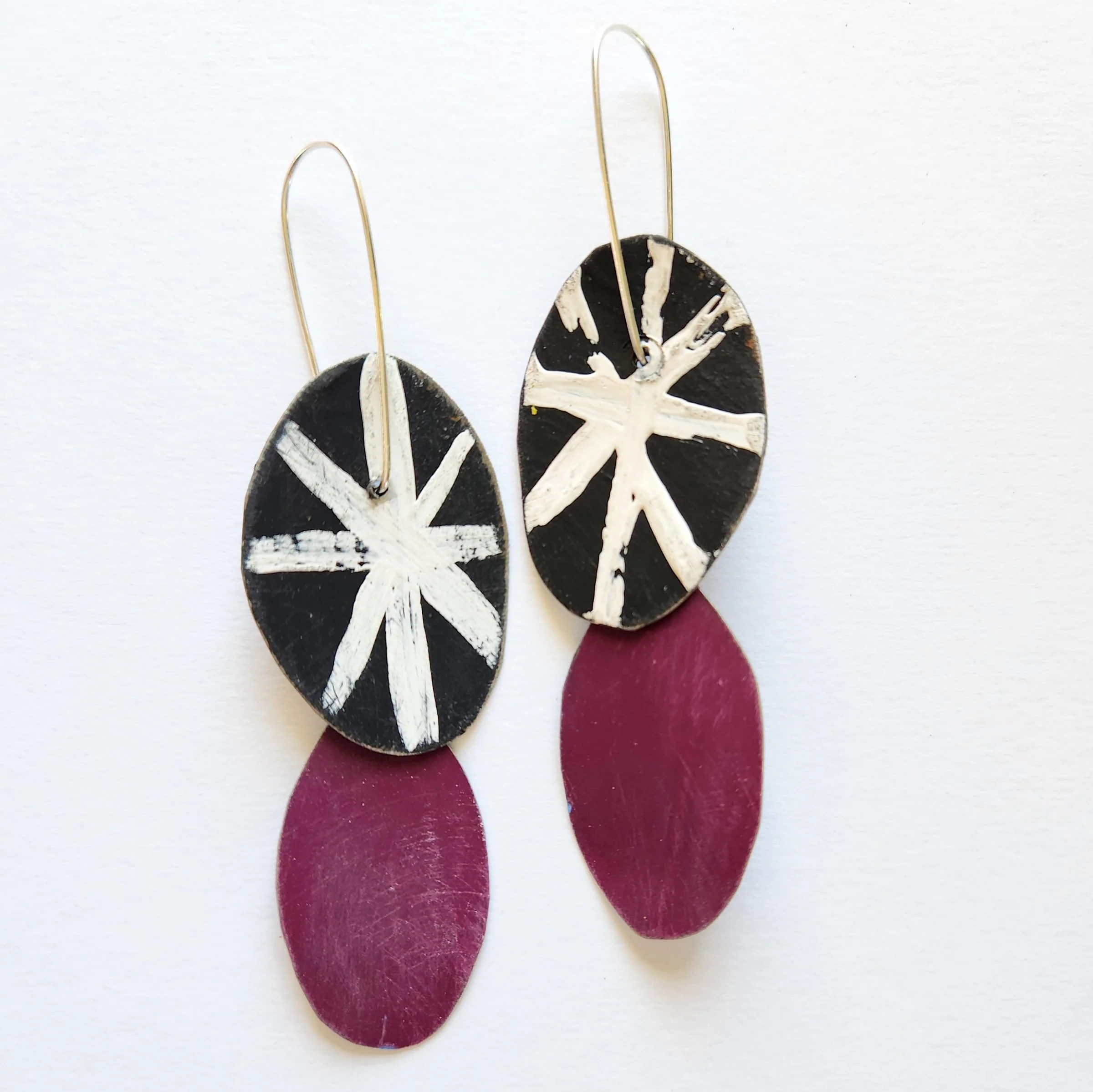 Black & White Pod Earrings - Image 3