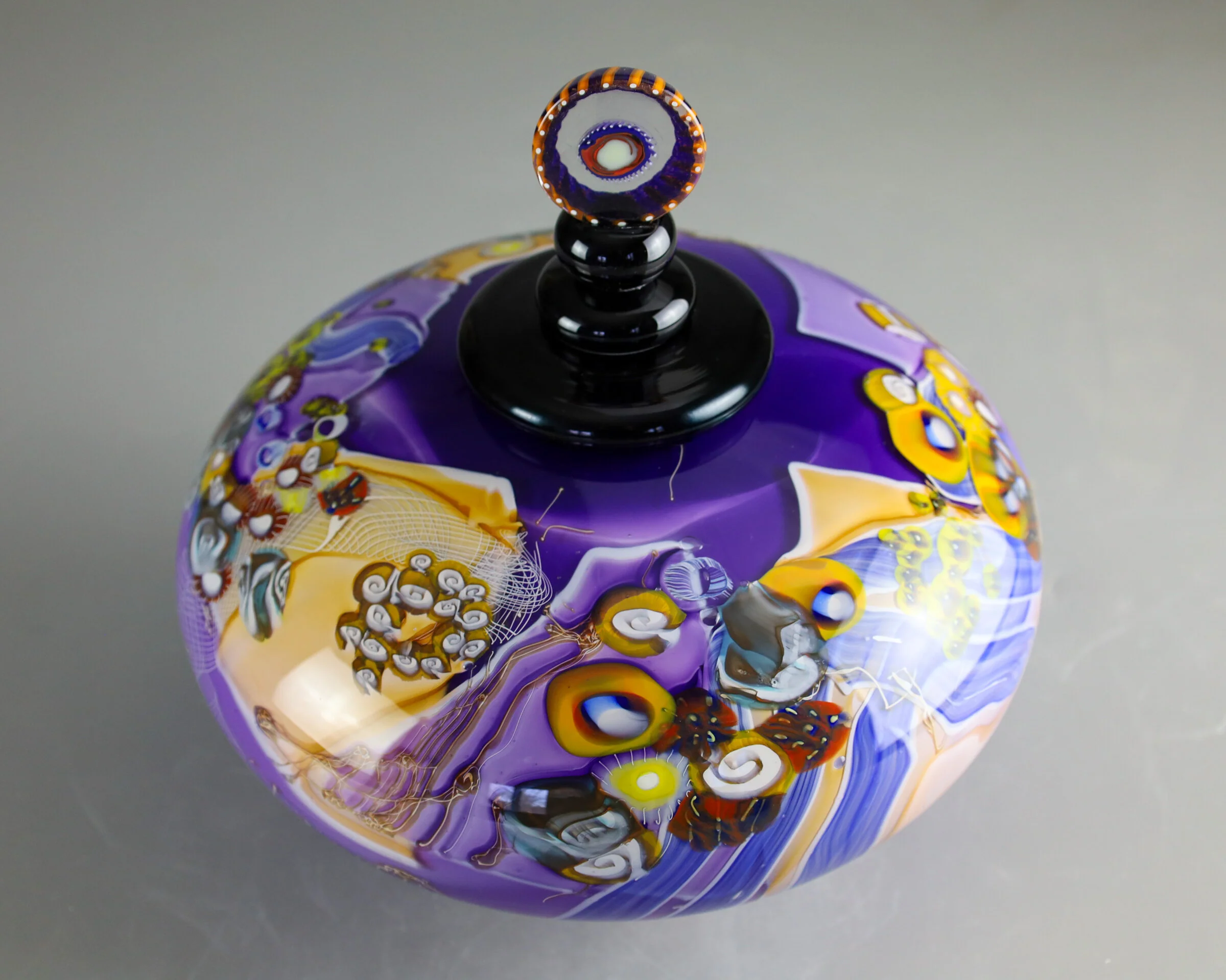 Color Field Lidded Disk in Deep Purple - Image 3