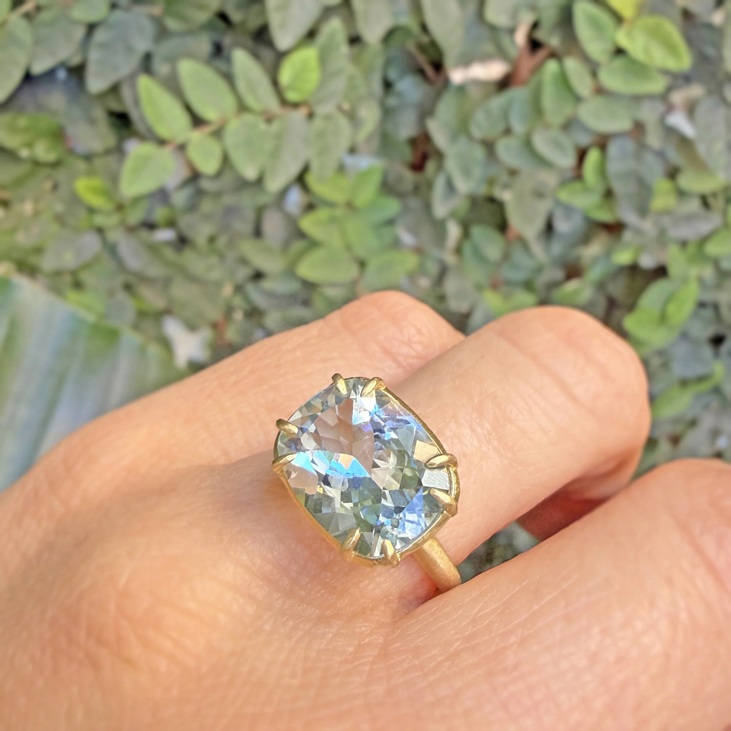 Cushion-Cut Aquamarine Aqueduct Ring - Image 5