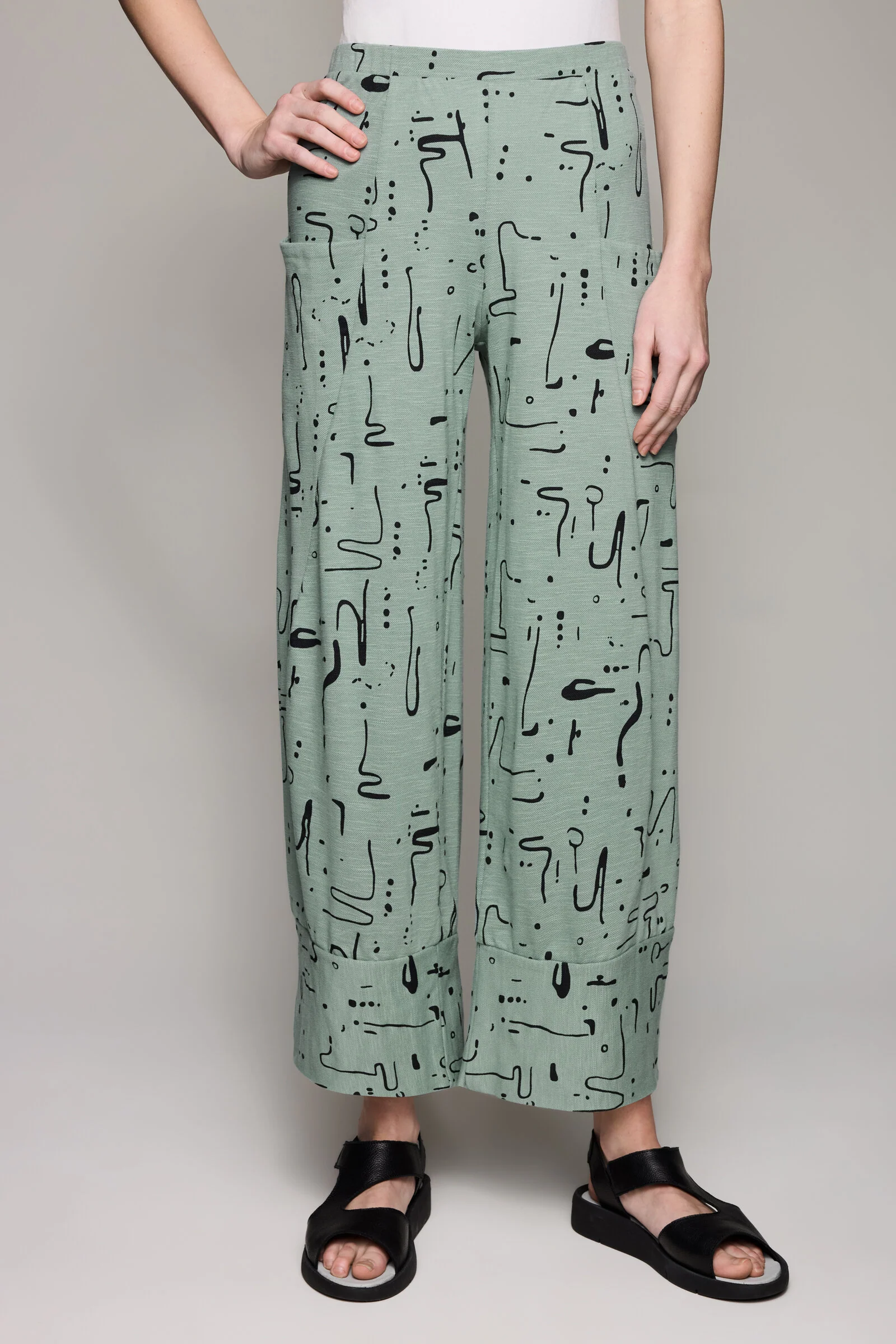 Daphne Pant - Image 5