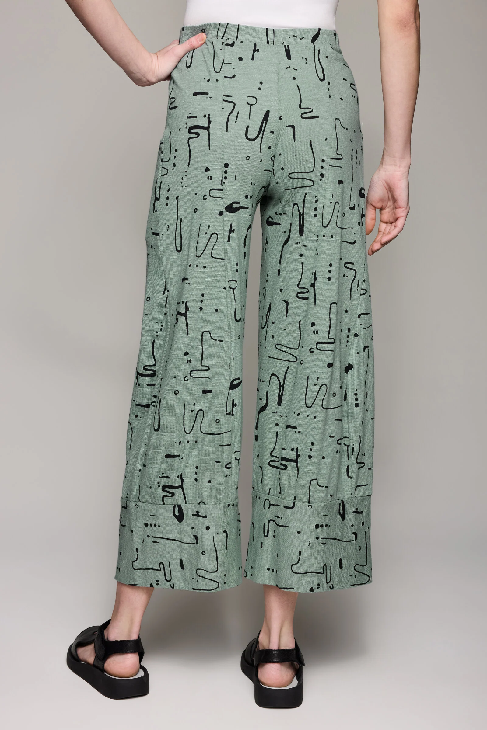 Daphne Pant - Image 7