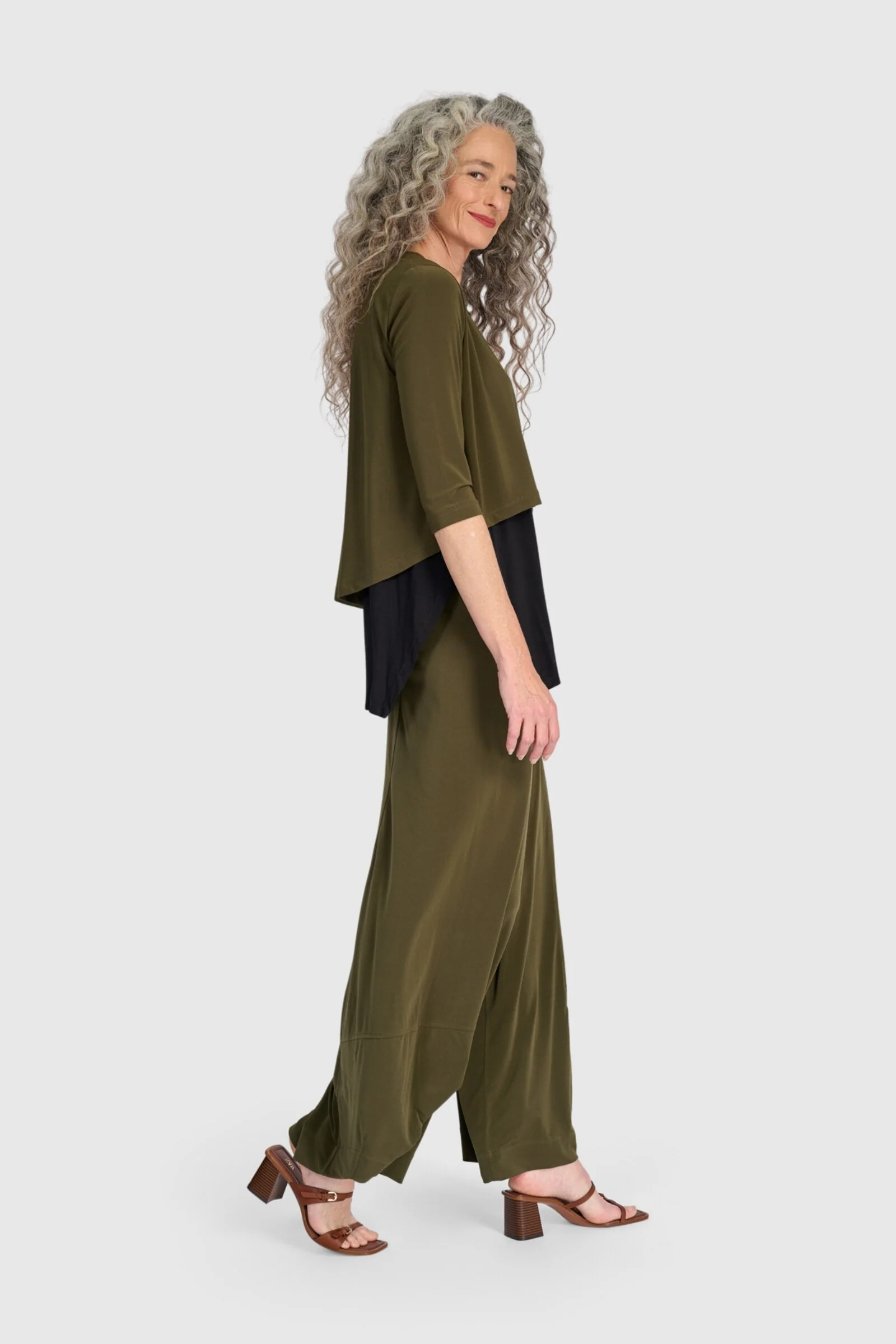 Essential Slinky Cropped Cardigan - Khaki - Image 4