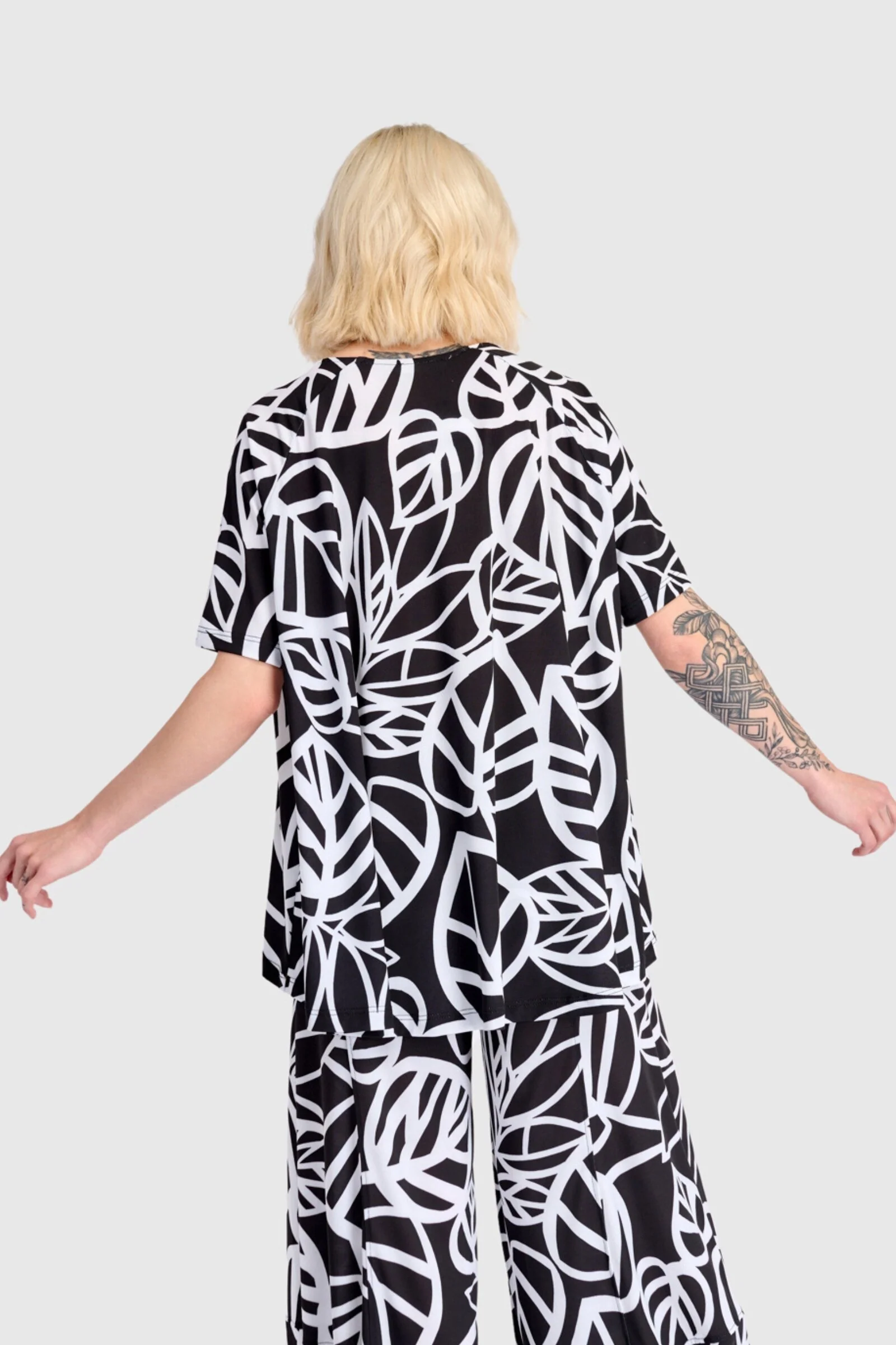 Foglia Trapeze Top - Black/White - Image 3