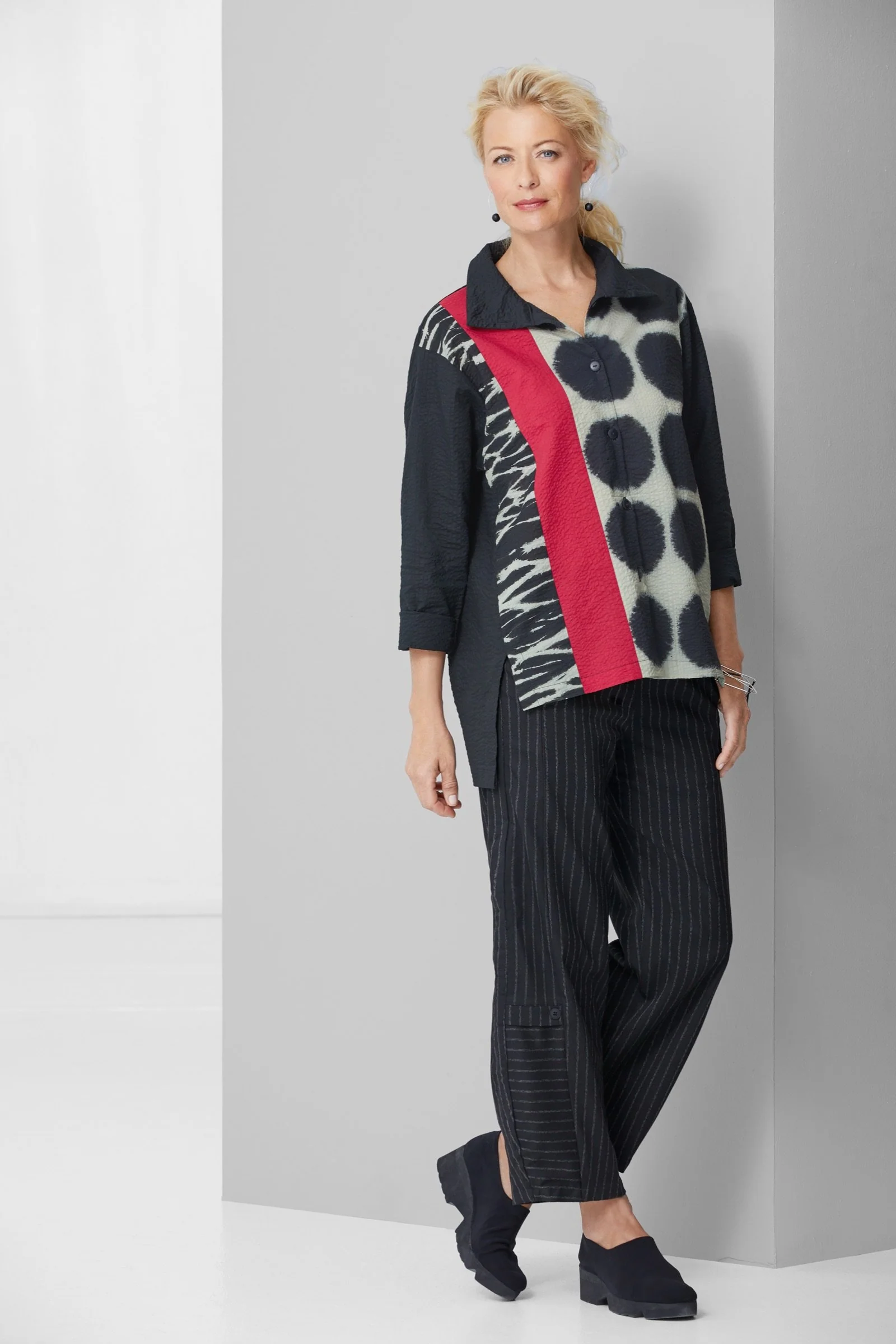 Geo Shoji Blouse - Black/Red - Image 2