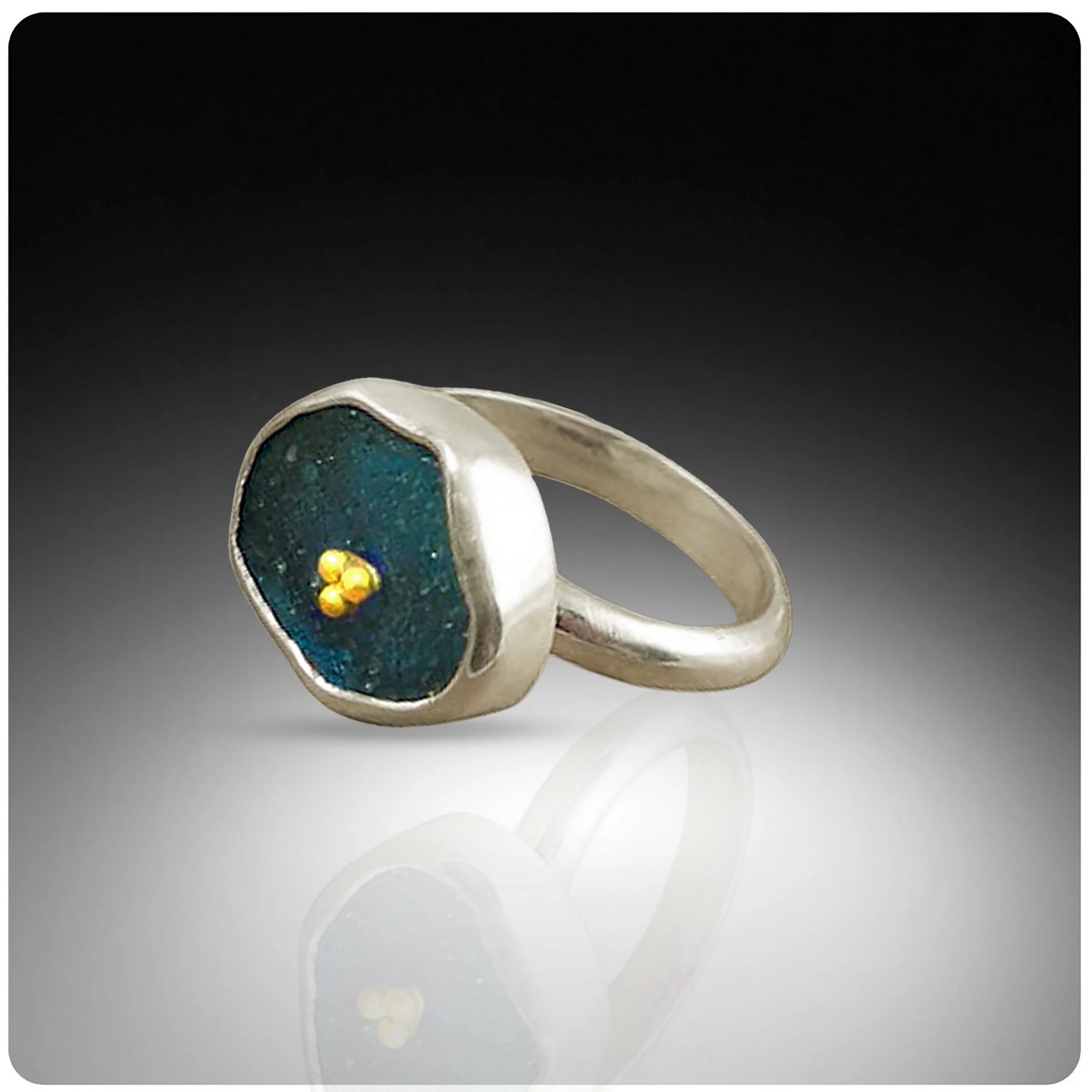 Ancient Roman Glass Ring - Image 2