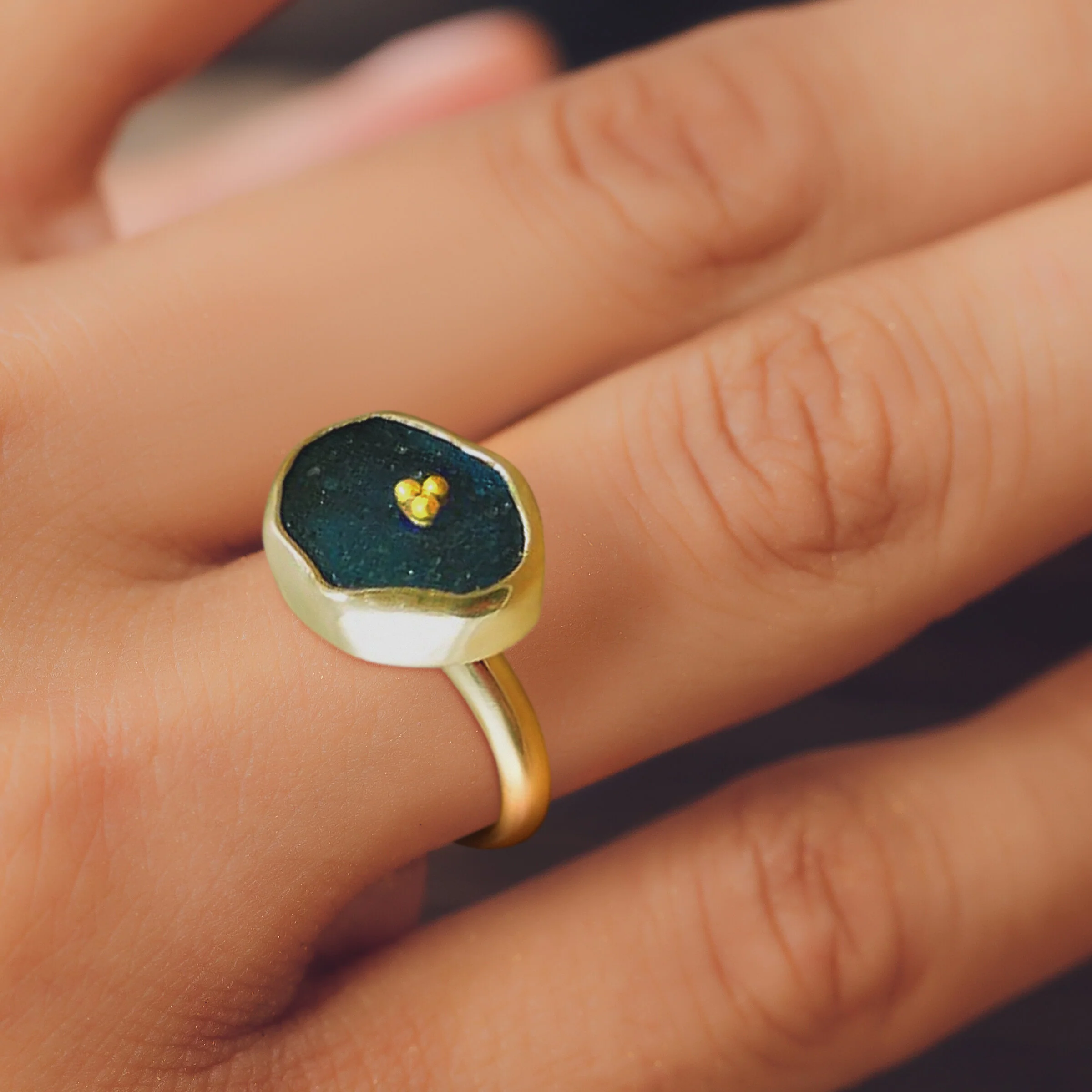 Ancient Roman Glass Ring - Image 3