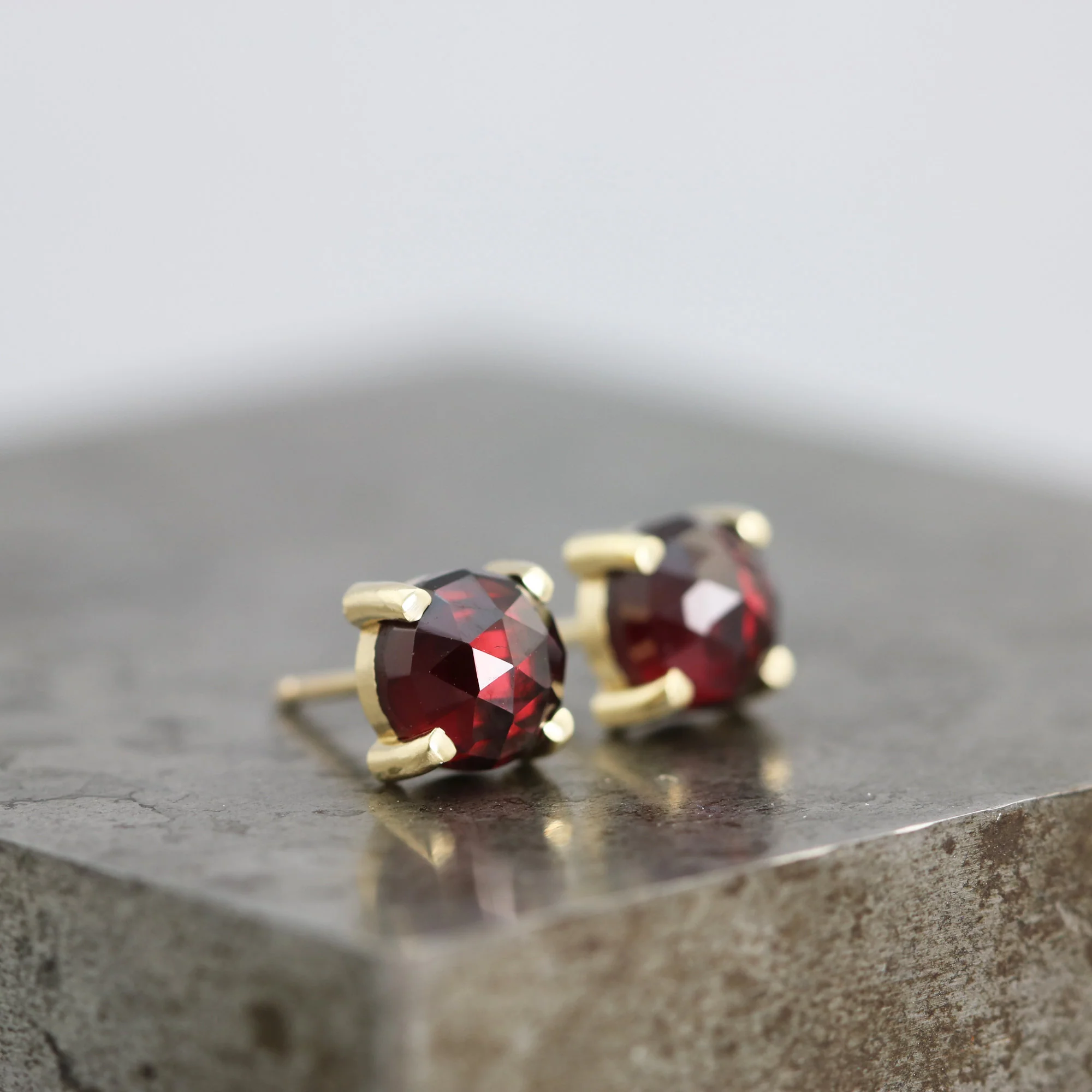 14k Yellow Gold Stud Earrings with Rhodolite Garnet - Image 2