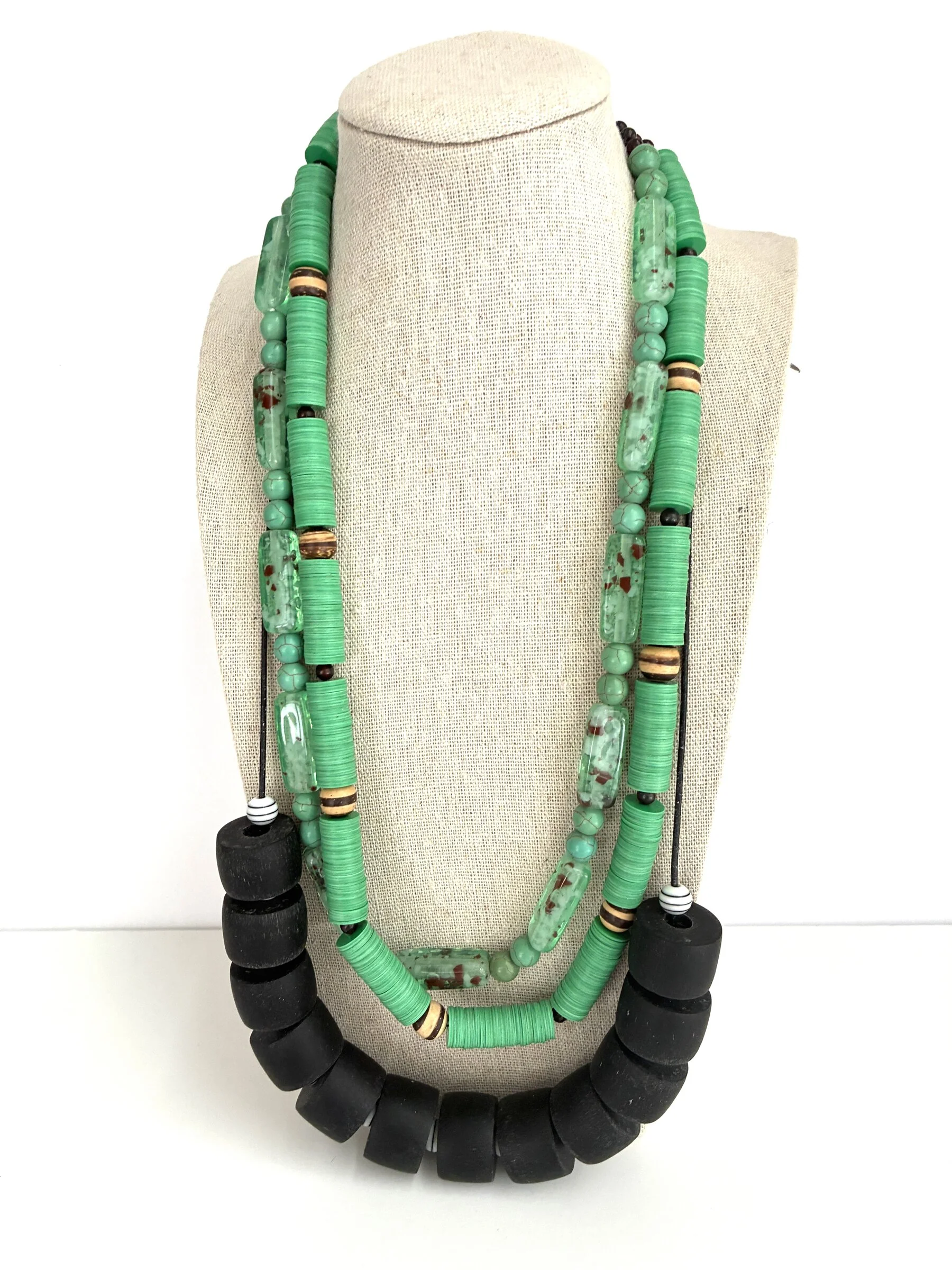Green & Black Necklace Set - Image 2