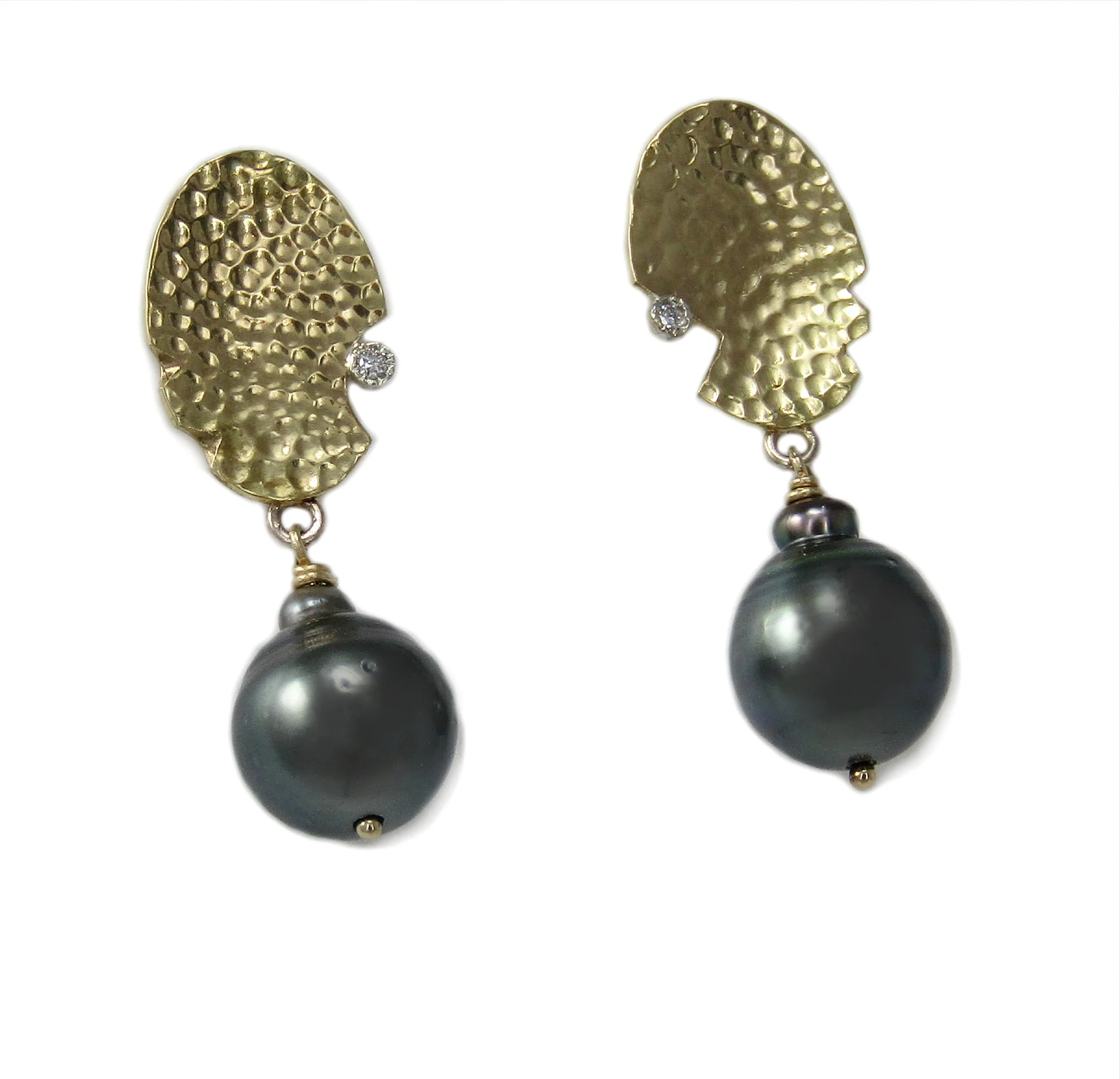 Hammered Gold, Diamond, and Tahitian Pearl Dangle Earrings - Image 2