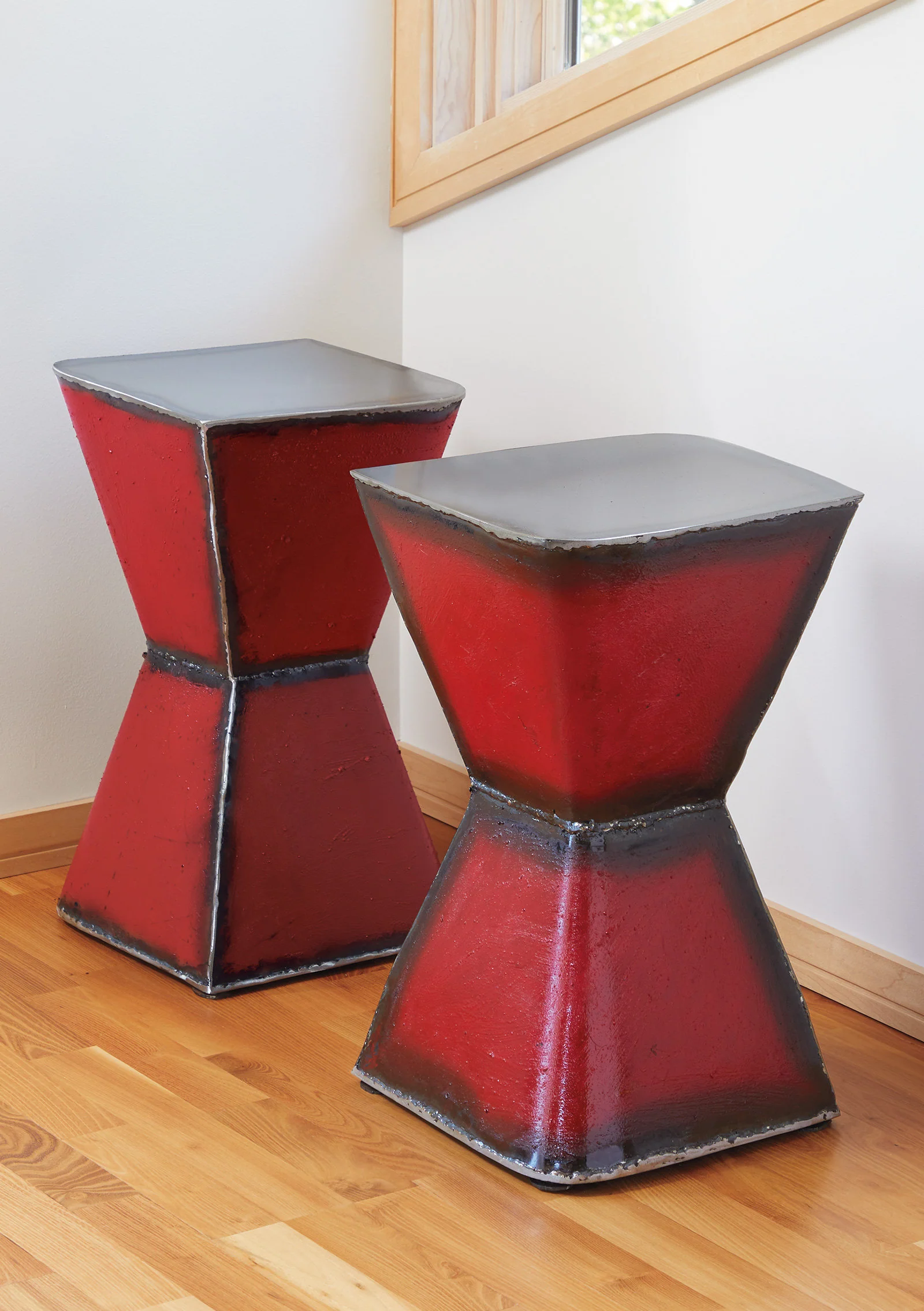 Hourglass Table - Image 5