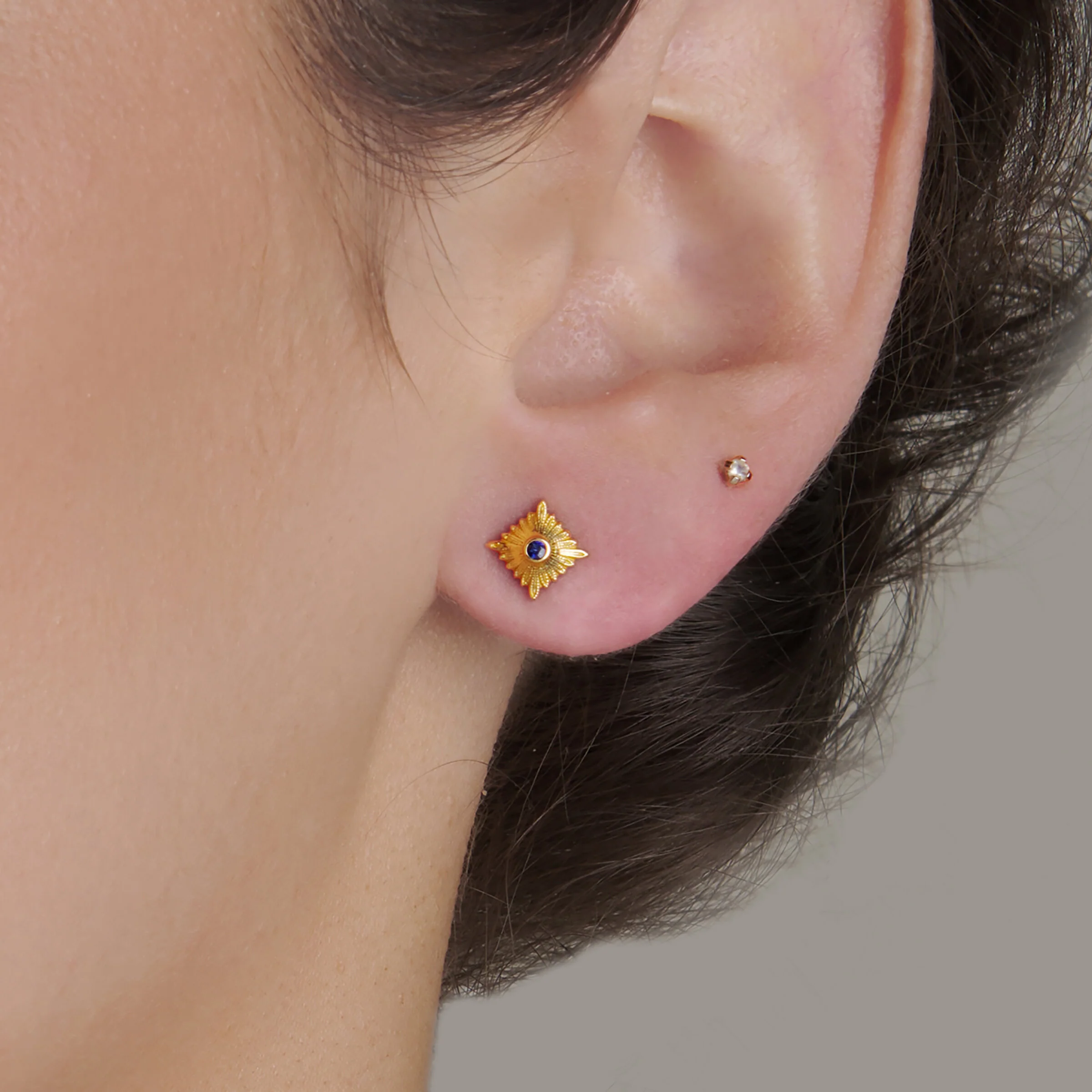 Knappen Square Earrings - Image 3