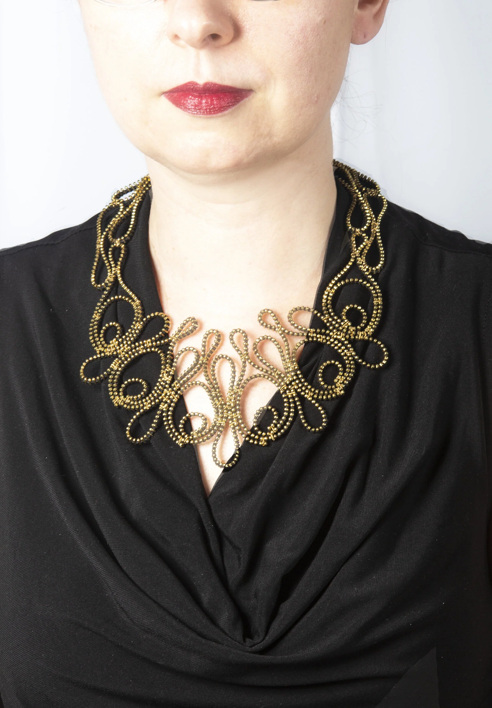 Lace Tiara Zipper Necklace III - Image 2