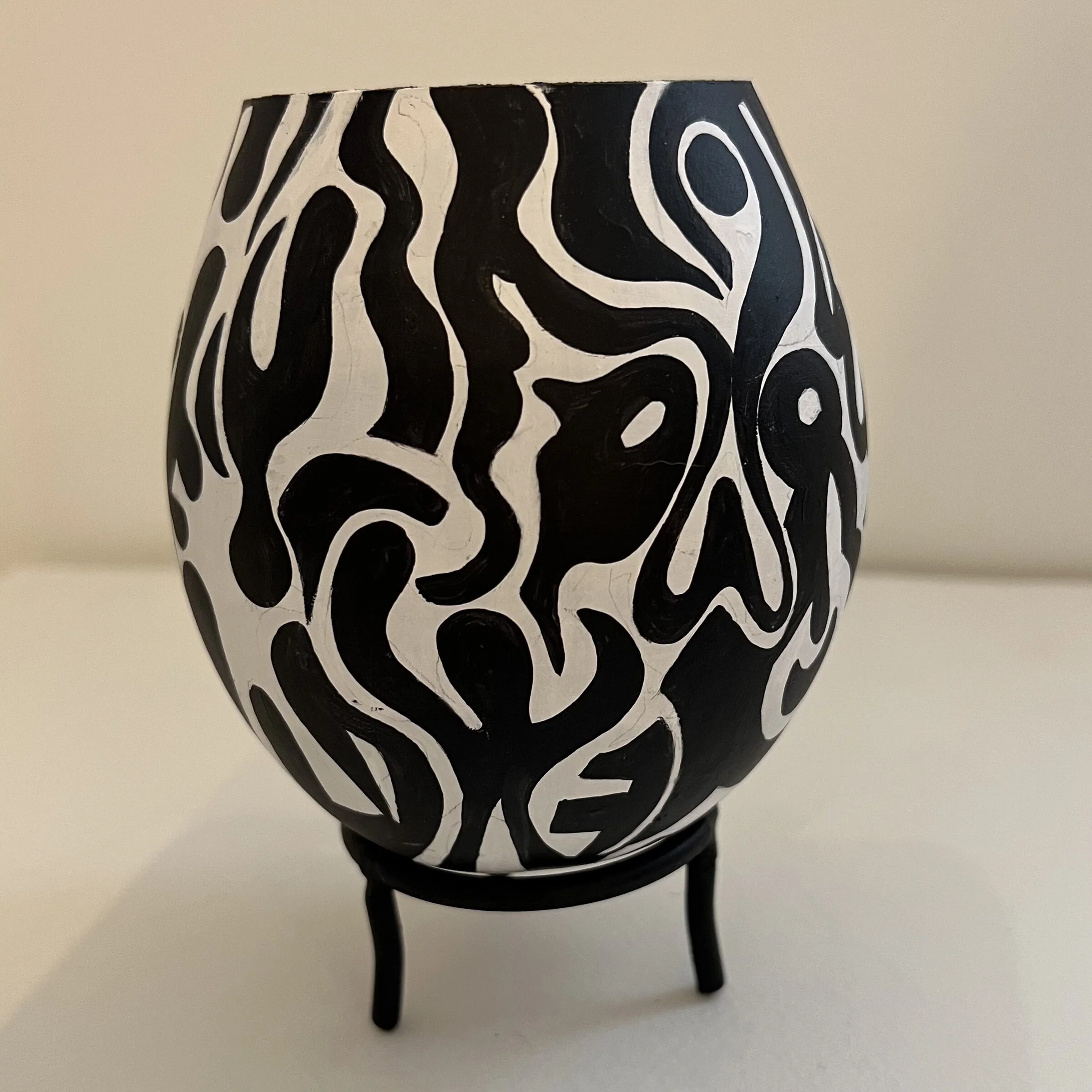 Mini Black and White - Image 2