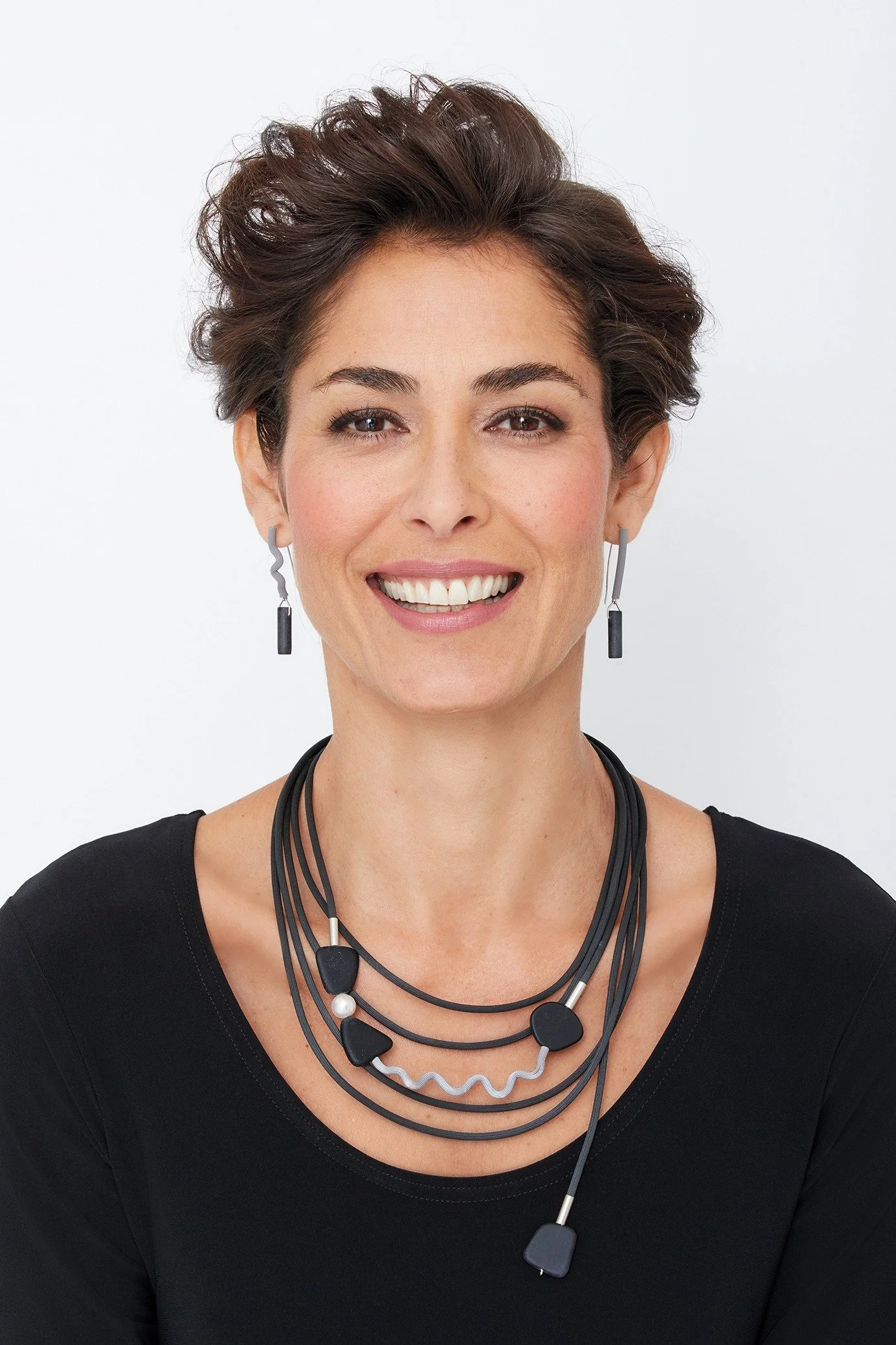 Misty Black Necklace - Image 2