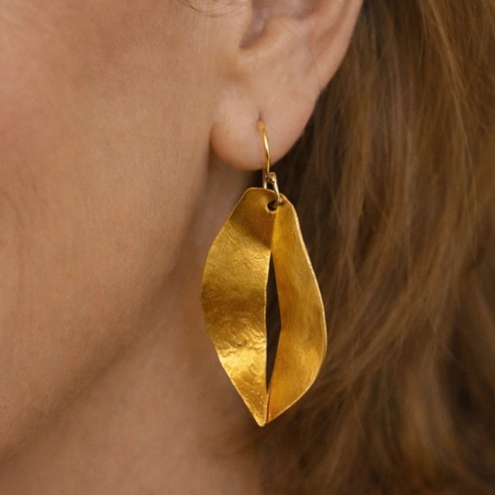 Nature's First Earrings - Image 4