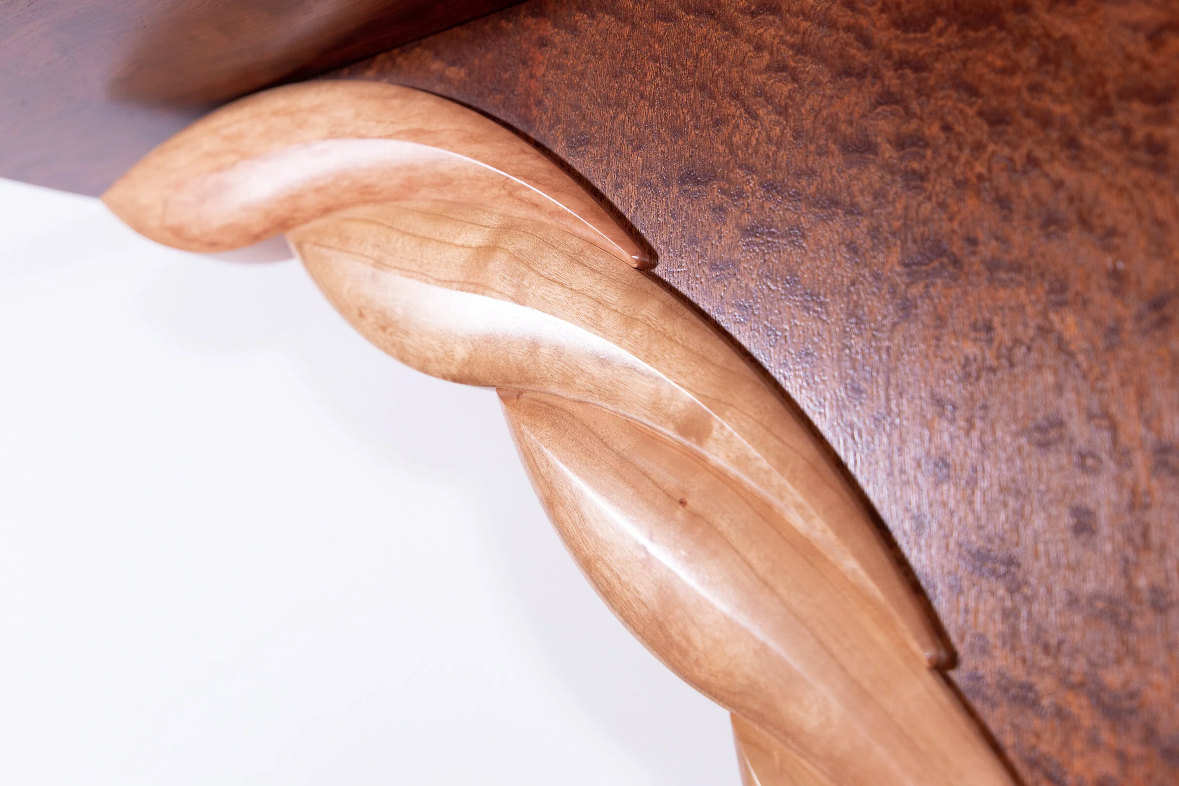 Pommele Sapele and Bubinga Wings Hall Table - Image 6