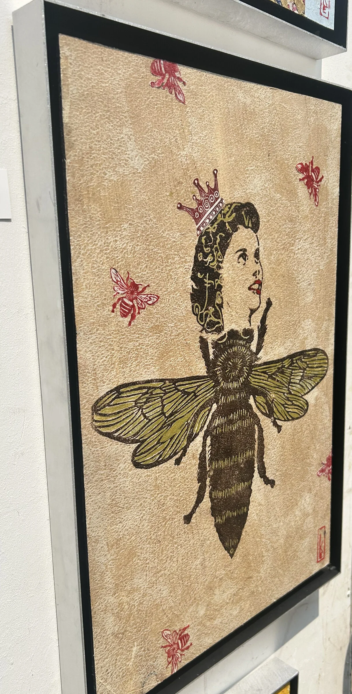 Queen Bee with Workers - Image 2