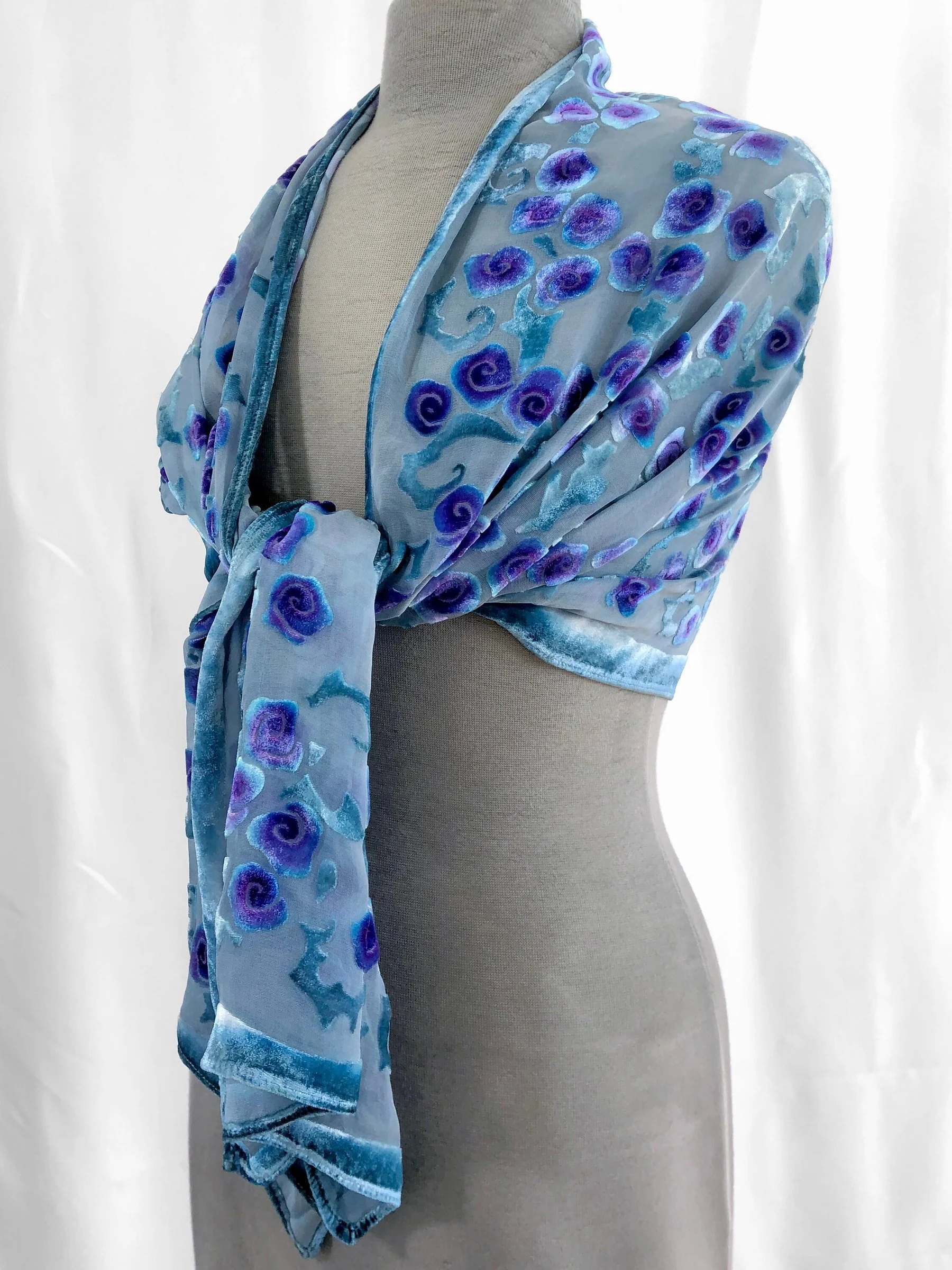 Roses Scarf/Shawl - Image 2