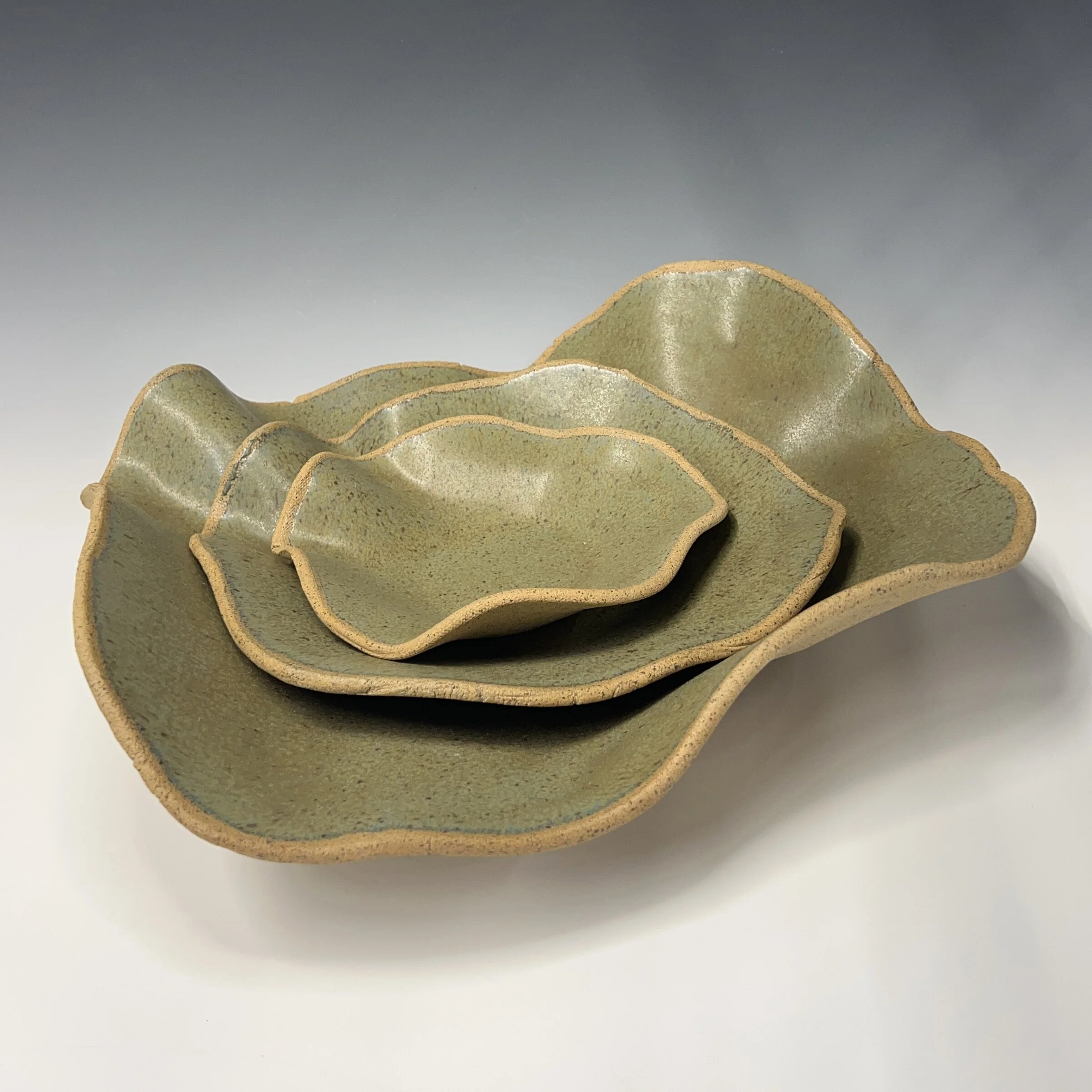 Ruffle Bowl Set