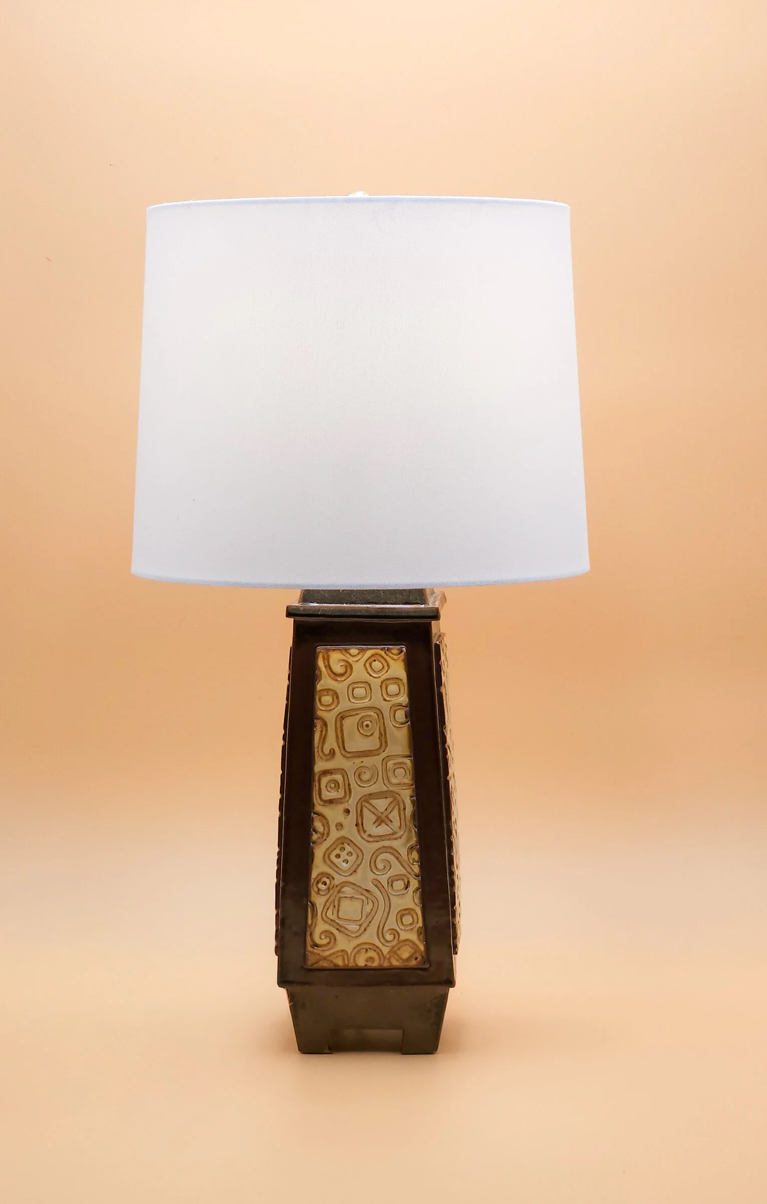 Runes Table Lamp - Image 2