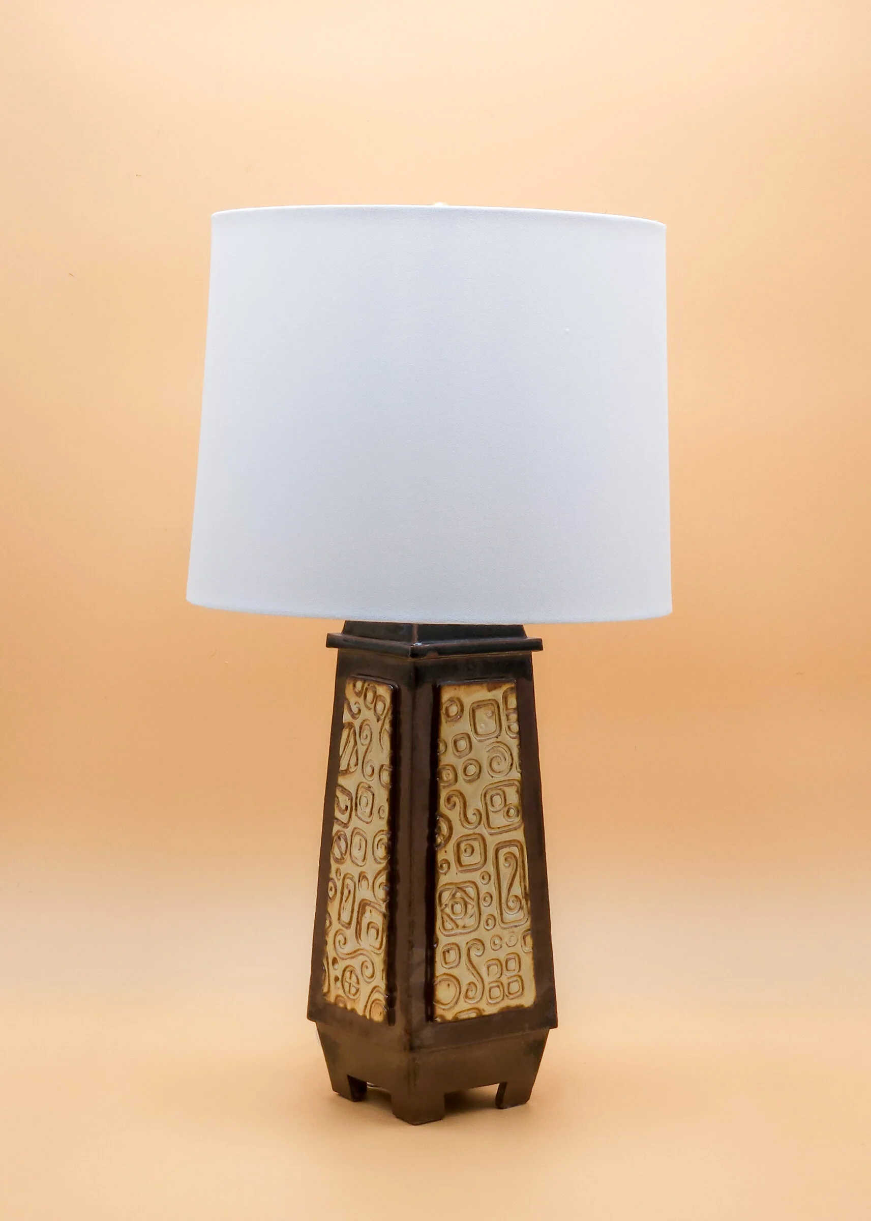 Runes Table Lamp - Image 3