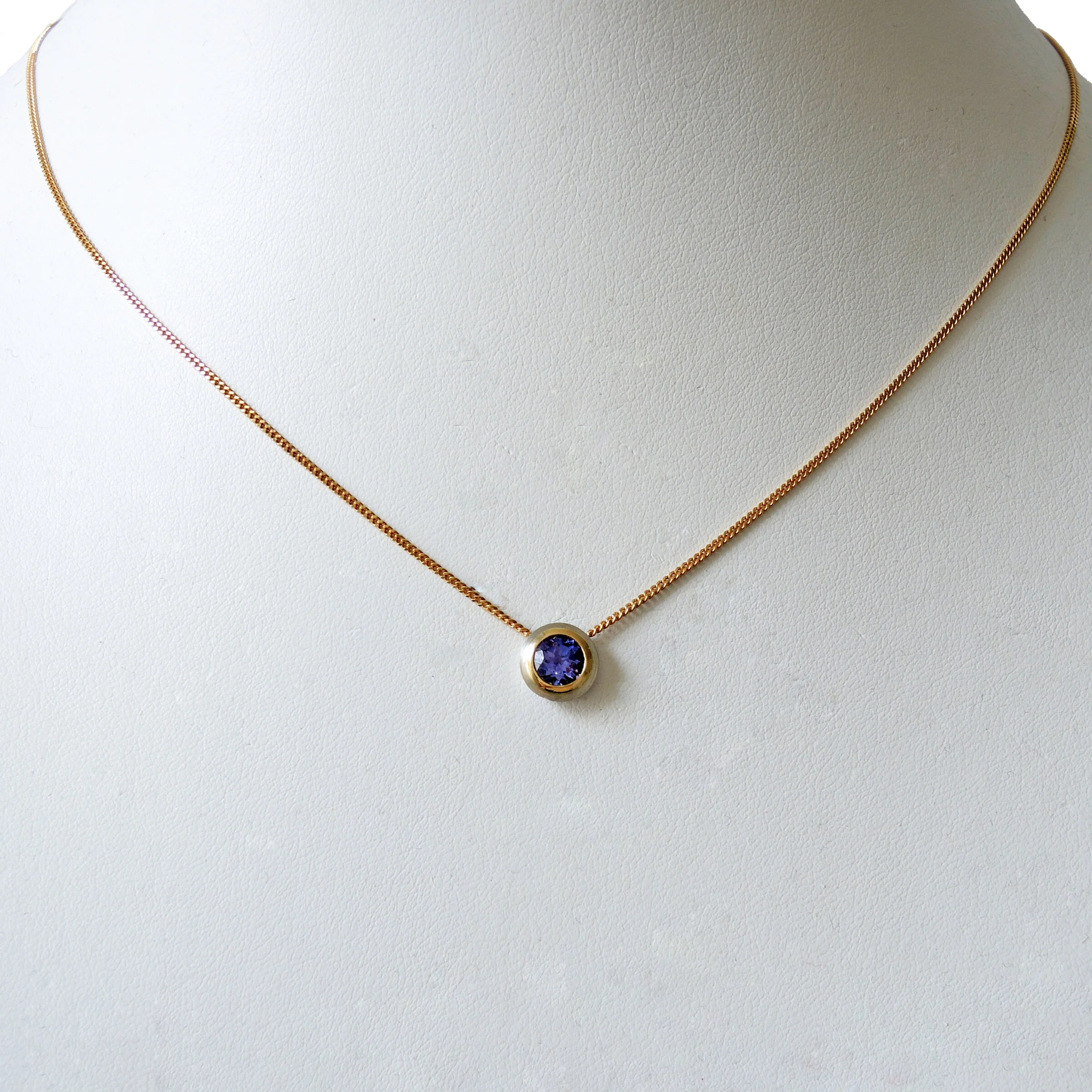 Series 8 | Simplicity Double Bezel, Pendant, 18K, Pt. + Tanzanite - Image 2