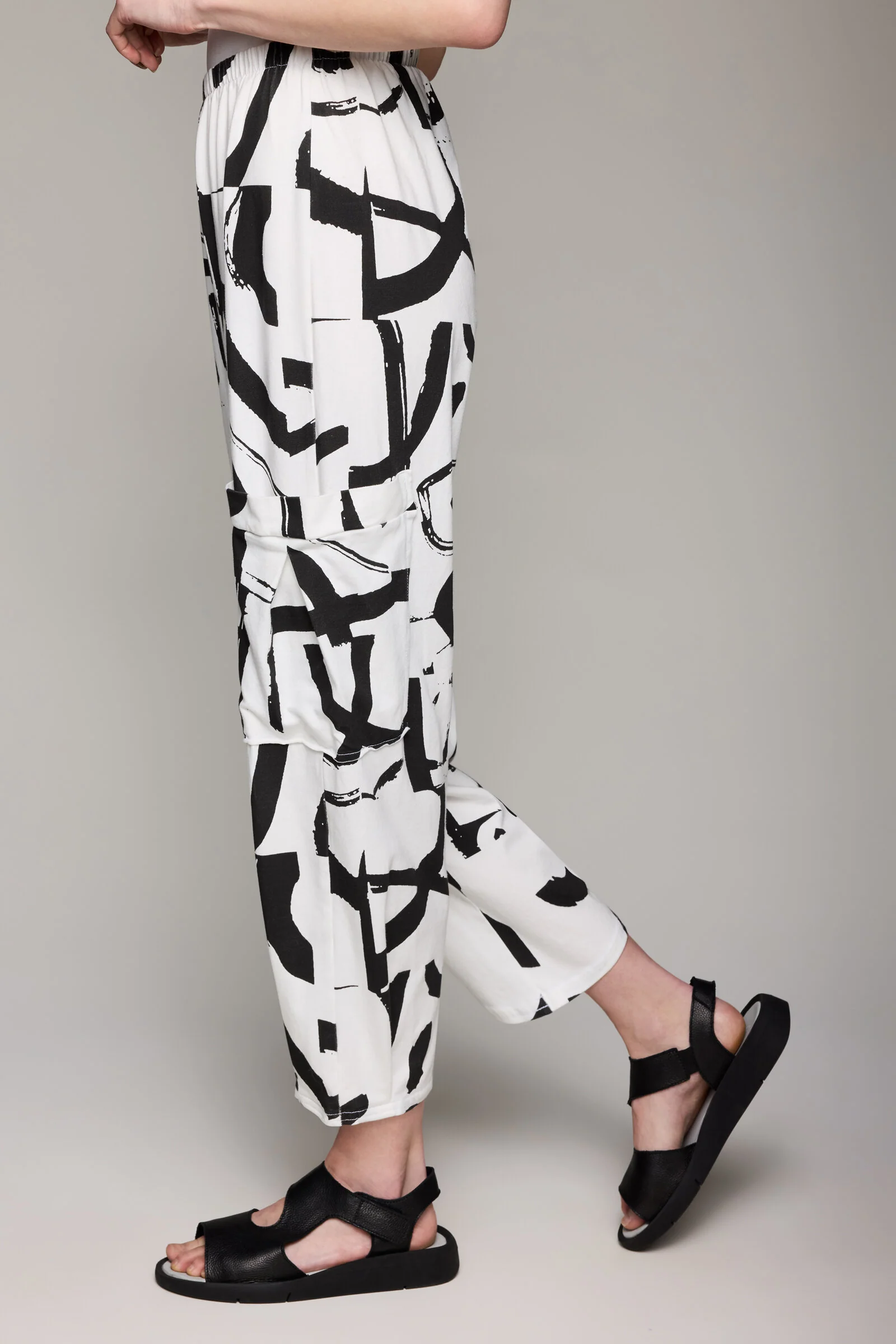 Side Pocket Crop Pant - Image 3