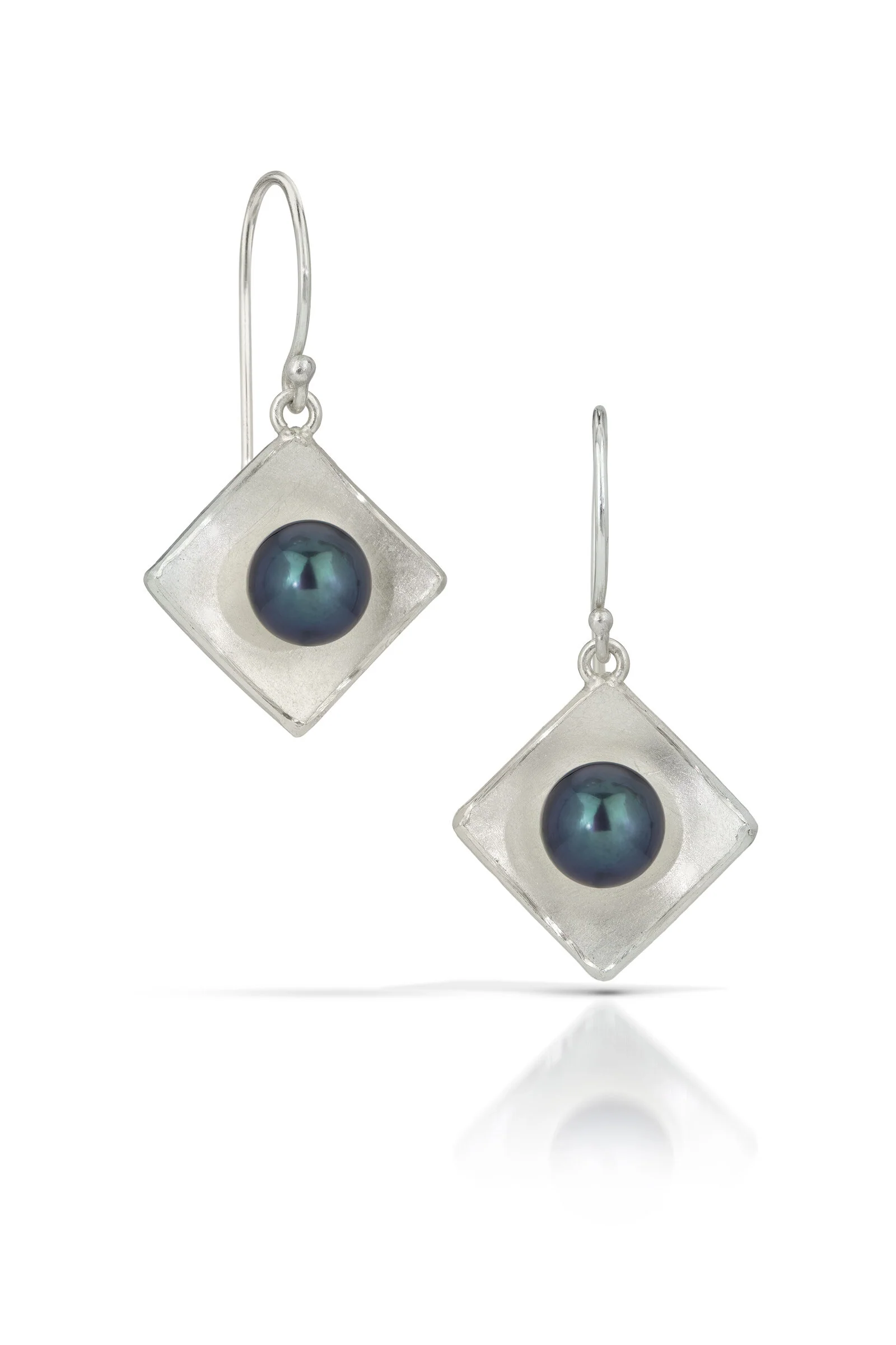 Silver Concave Square Pearl Drop Earrings - Image 3