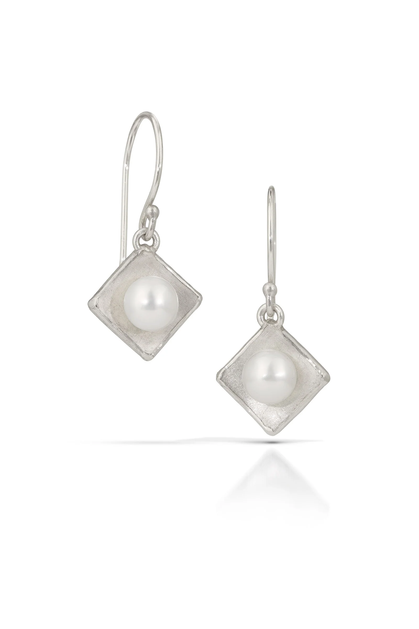 Silver Concave Square Pearl Drop Earrings - Image 4