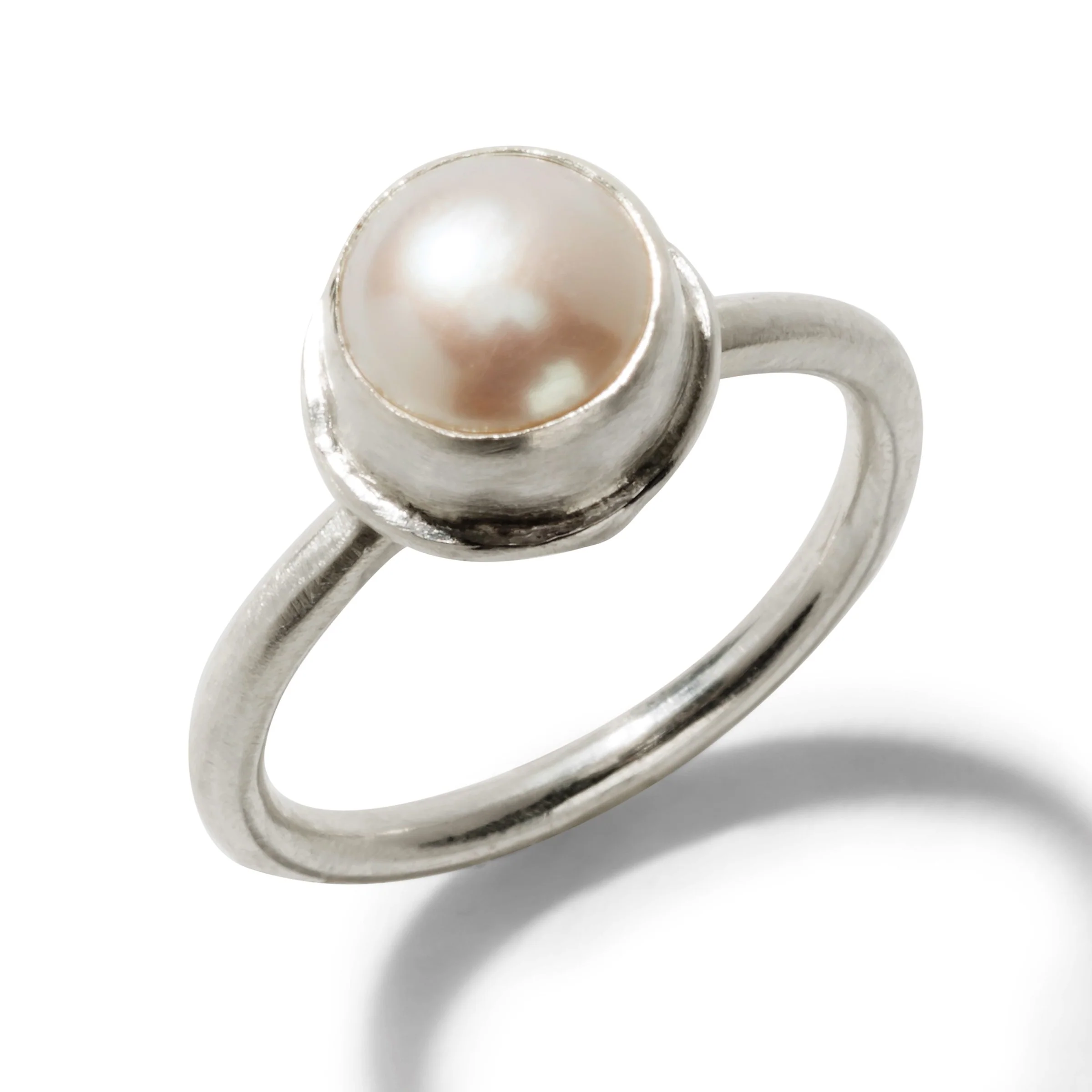 Simple Pearl Ring