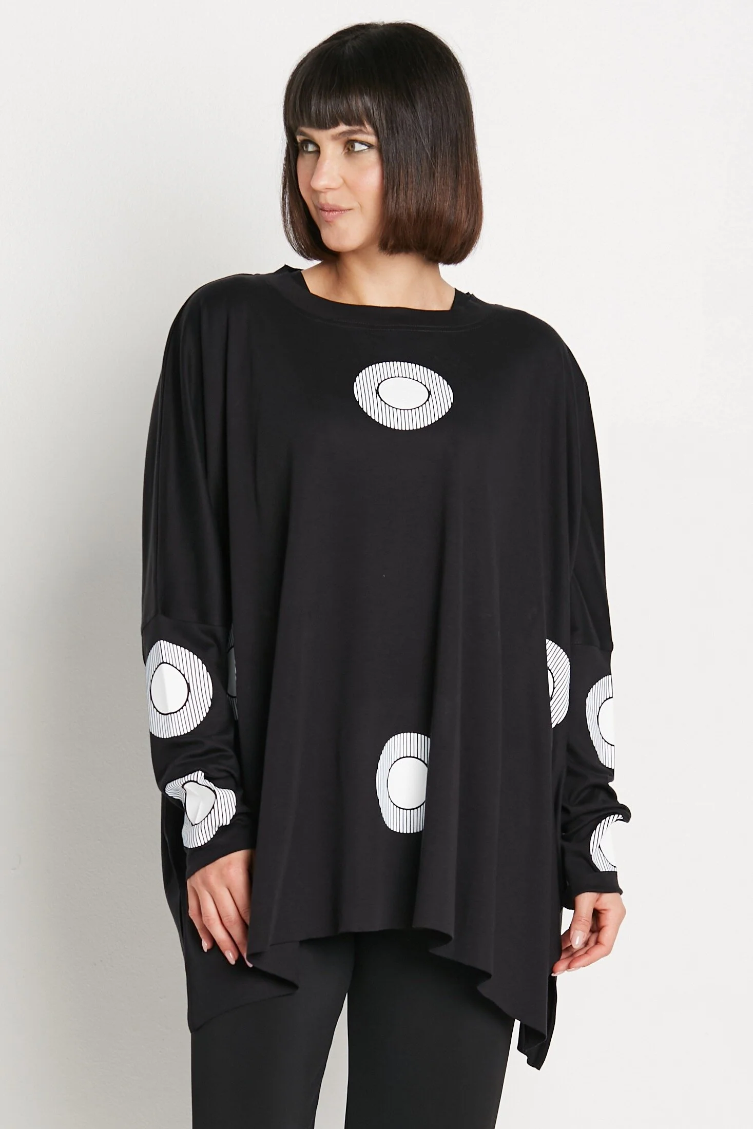 Spotlight Tee - Black/White