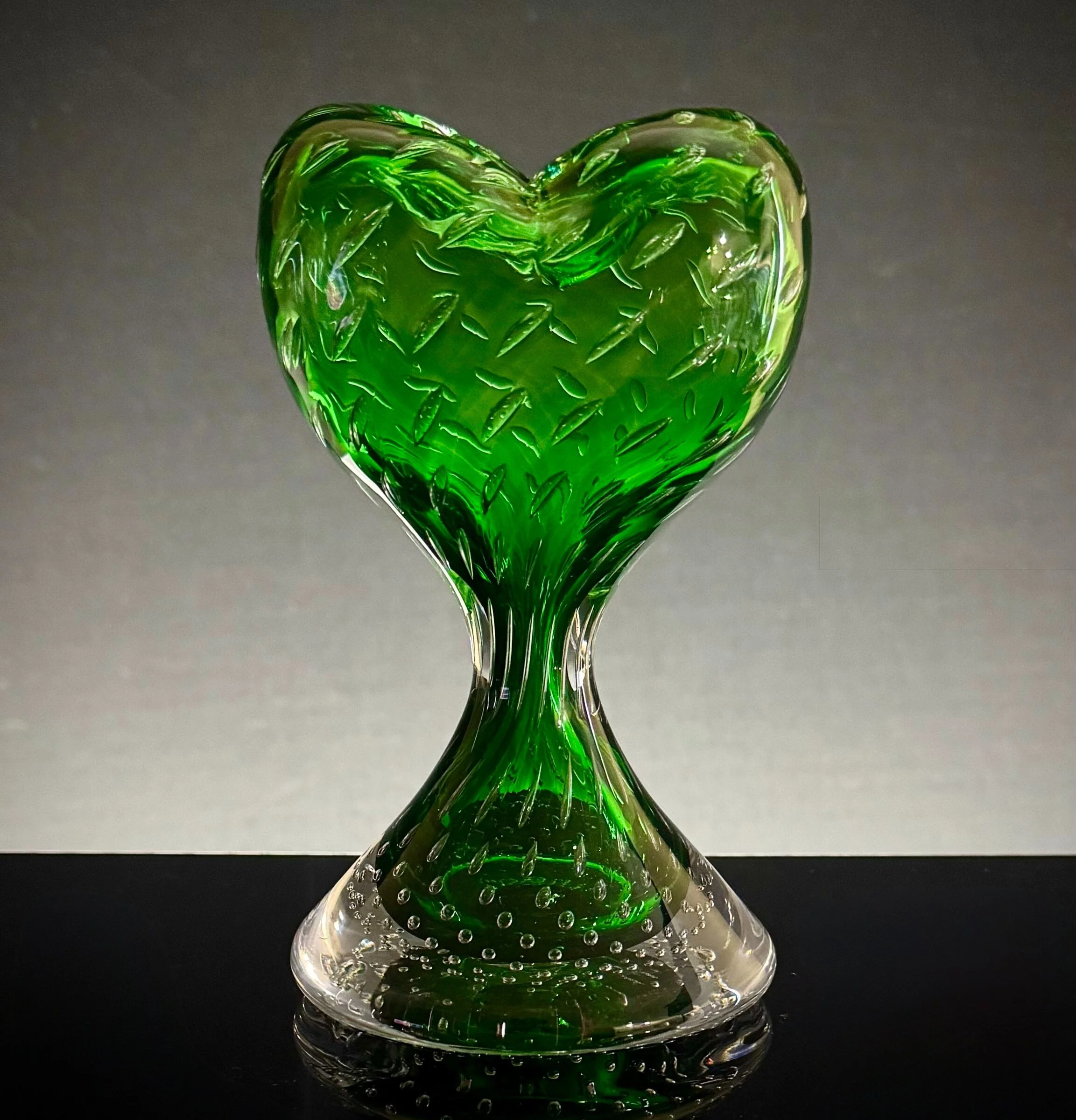 Standing Heart Bud Vase Sculpture - Image 6