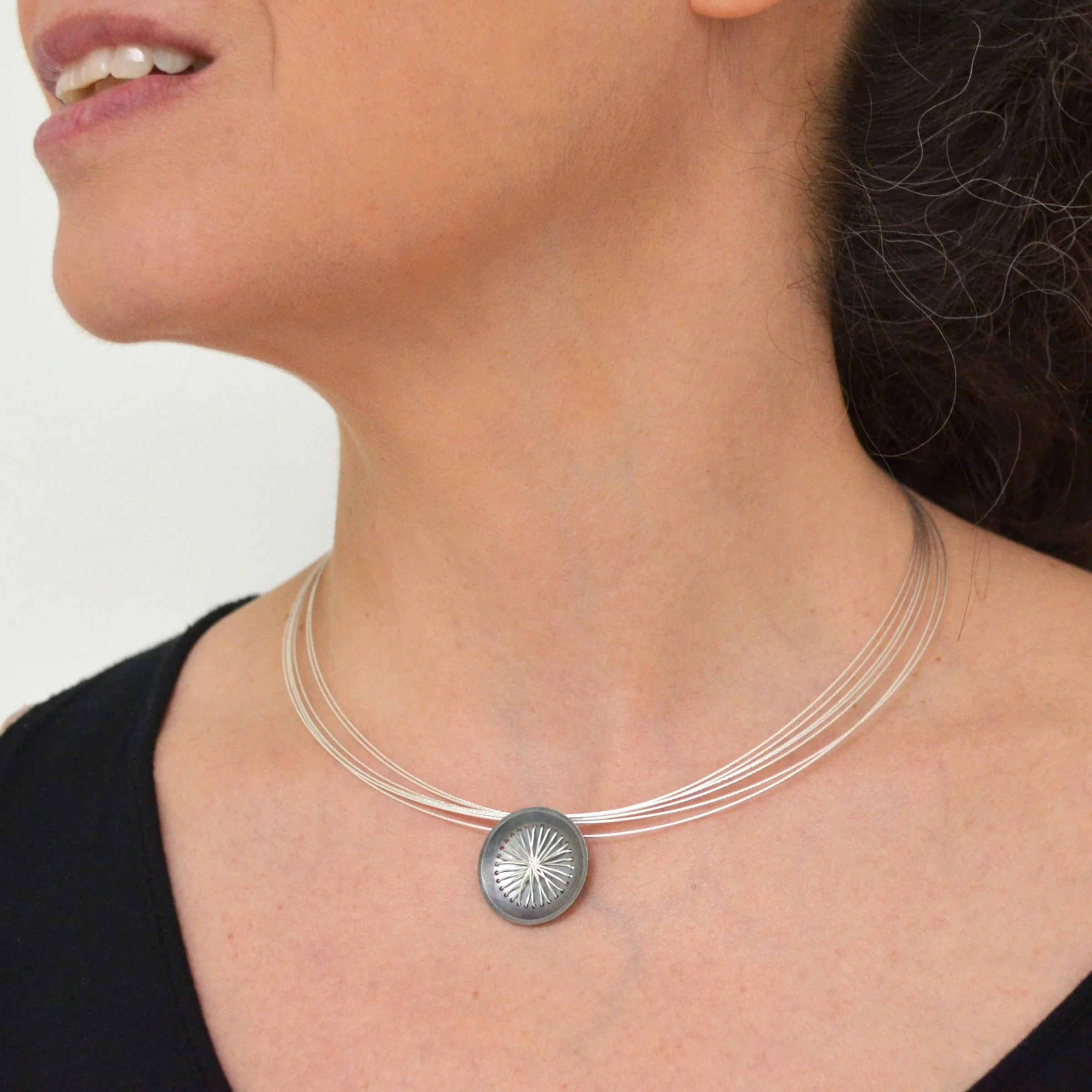 Stitched Circle Pendant Necklace - 22k Gold - Image 3