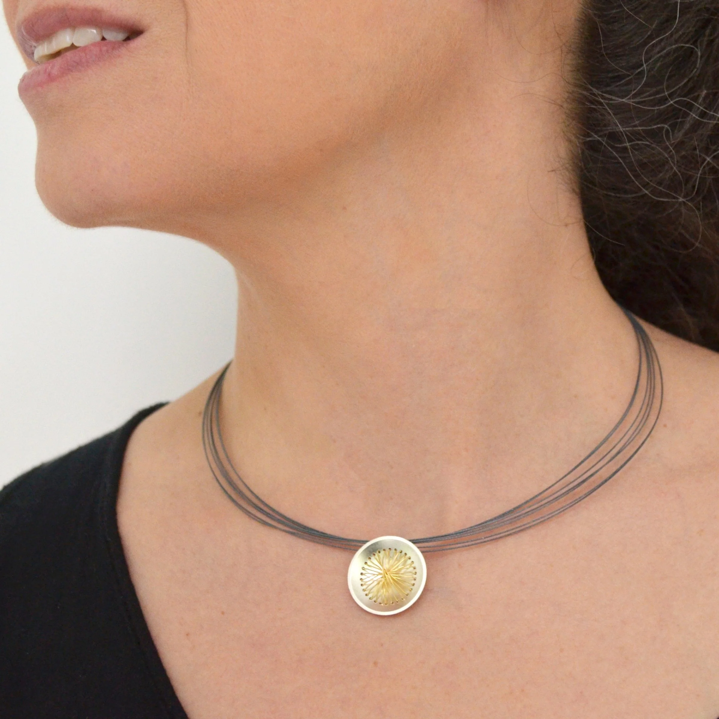Stitched Circle Pendant Necklace - 22k Gold - Image 4