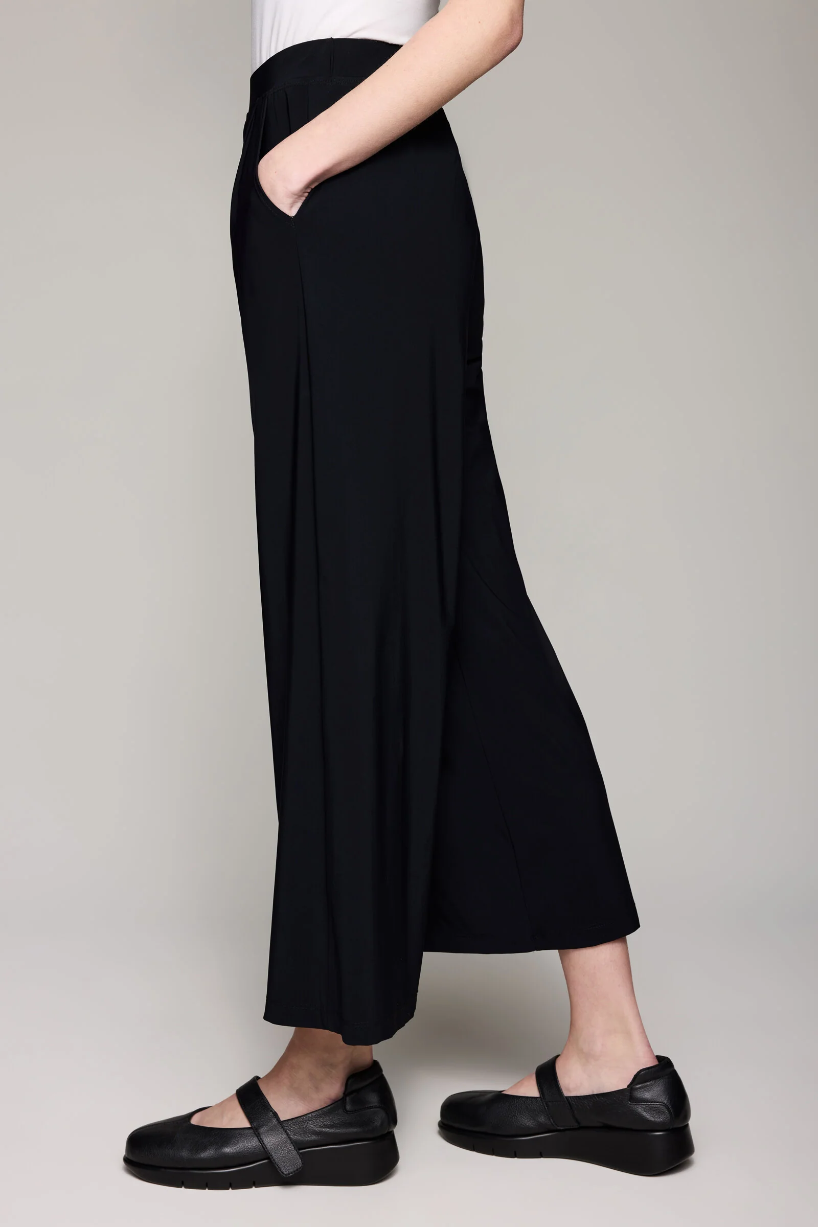 Techno Wrapfront Pant - Black - Image 3