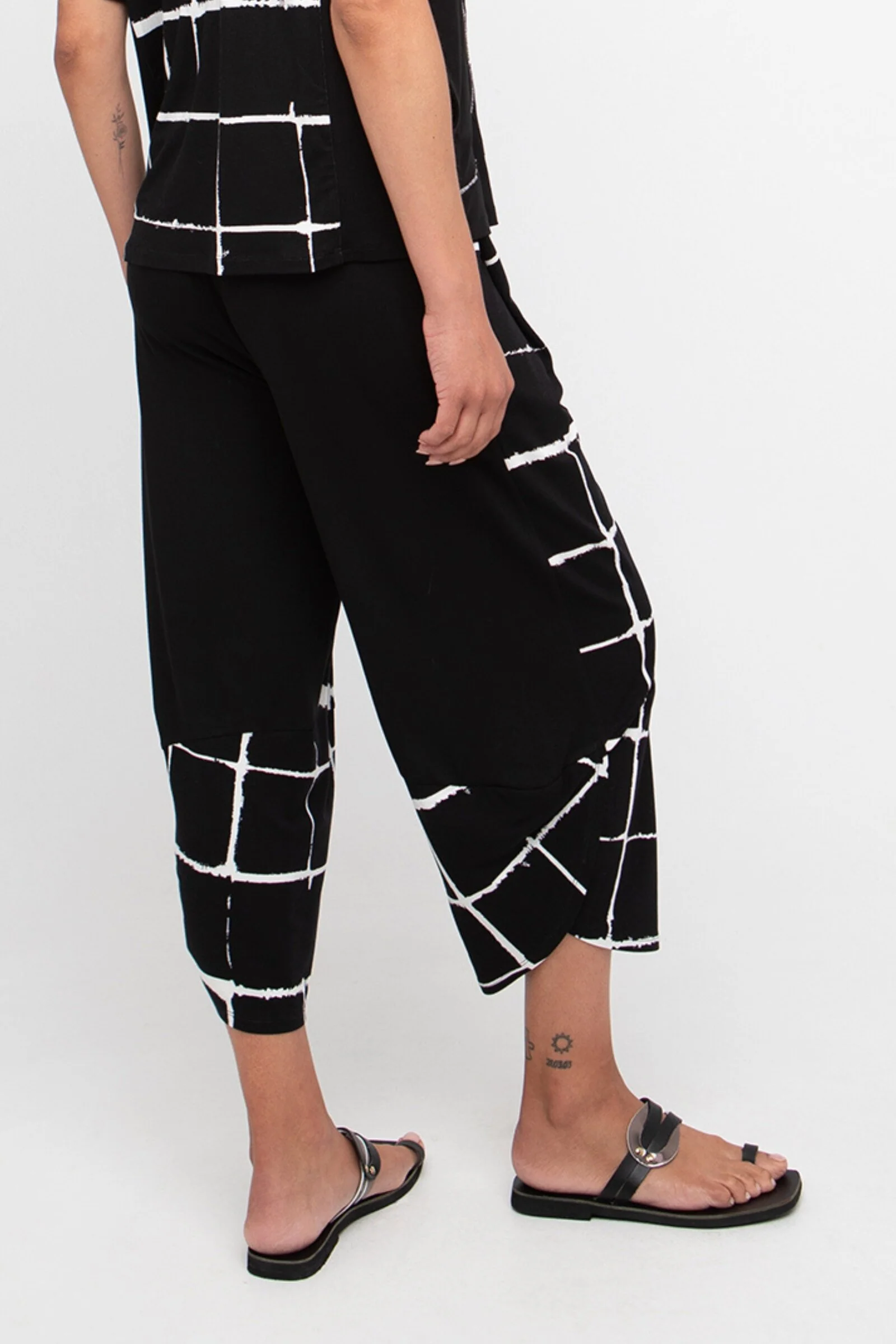 Thal Tulip Pants - Image 3