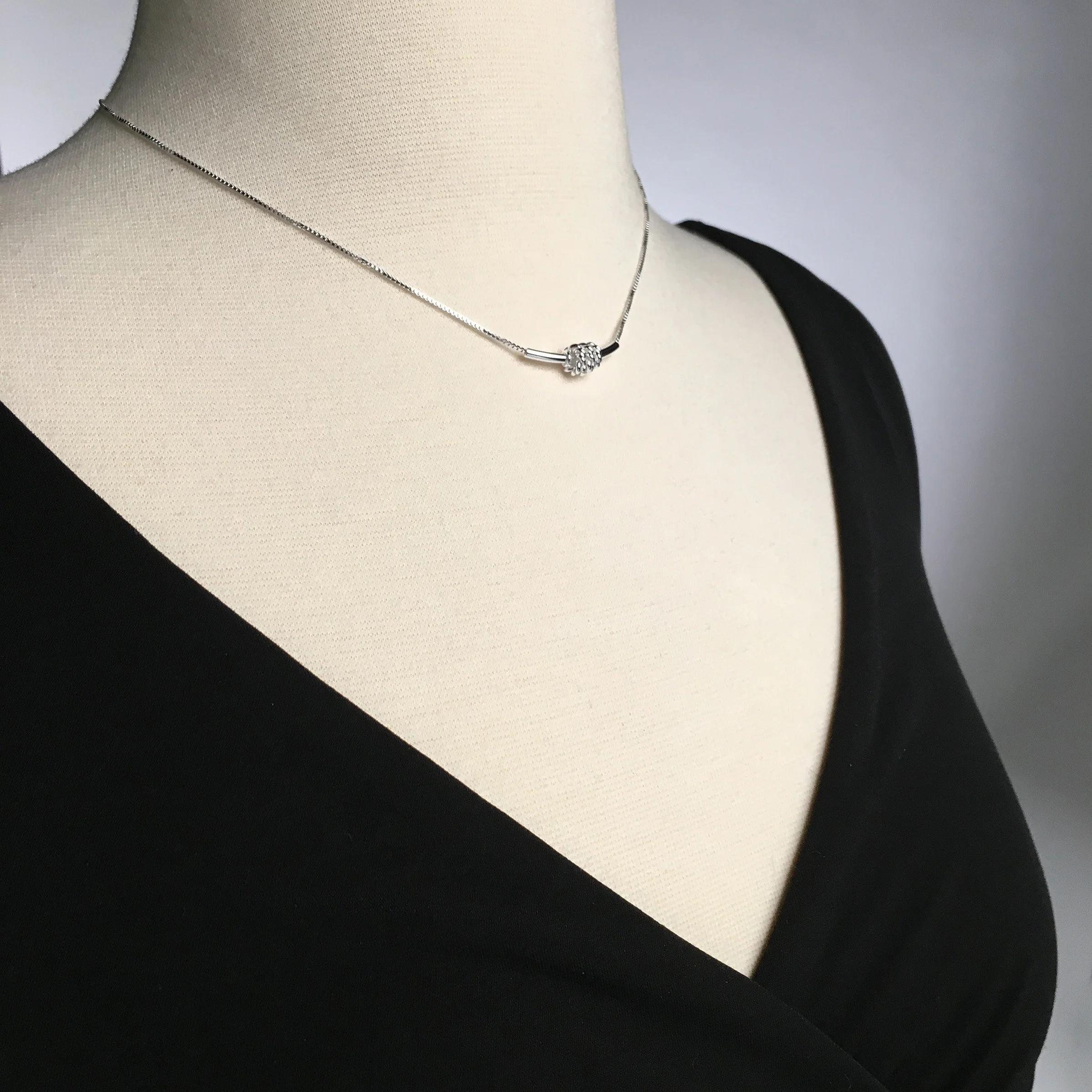 Tube Bar Necklace with Spinning Rings - Image 3