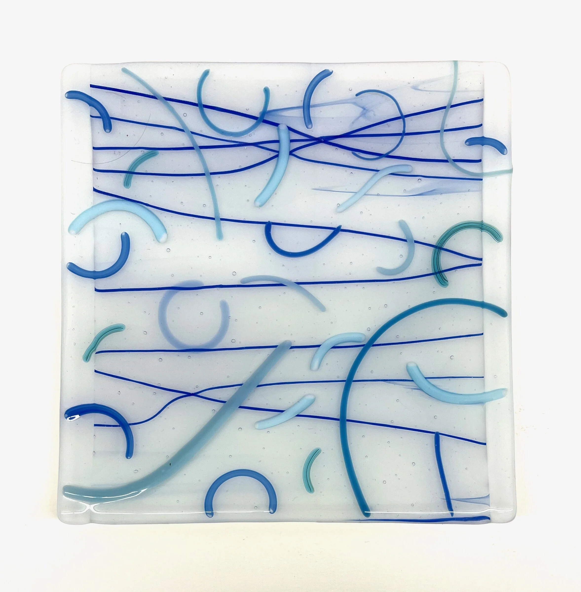 White and Blue Arcs Plate - Image 2