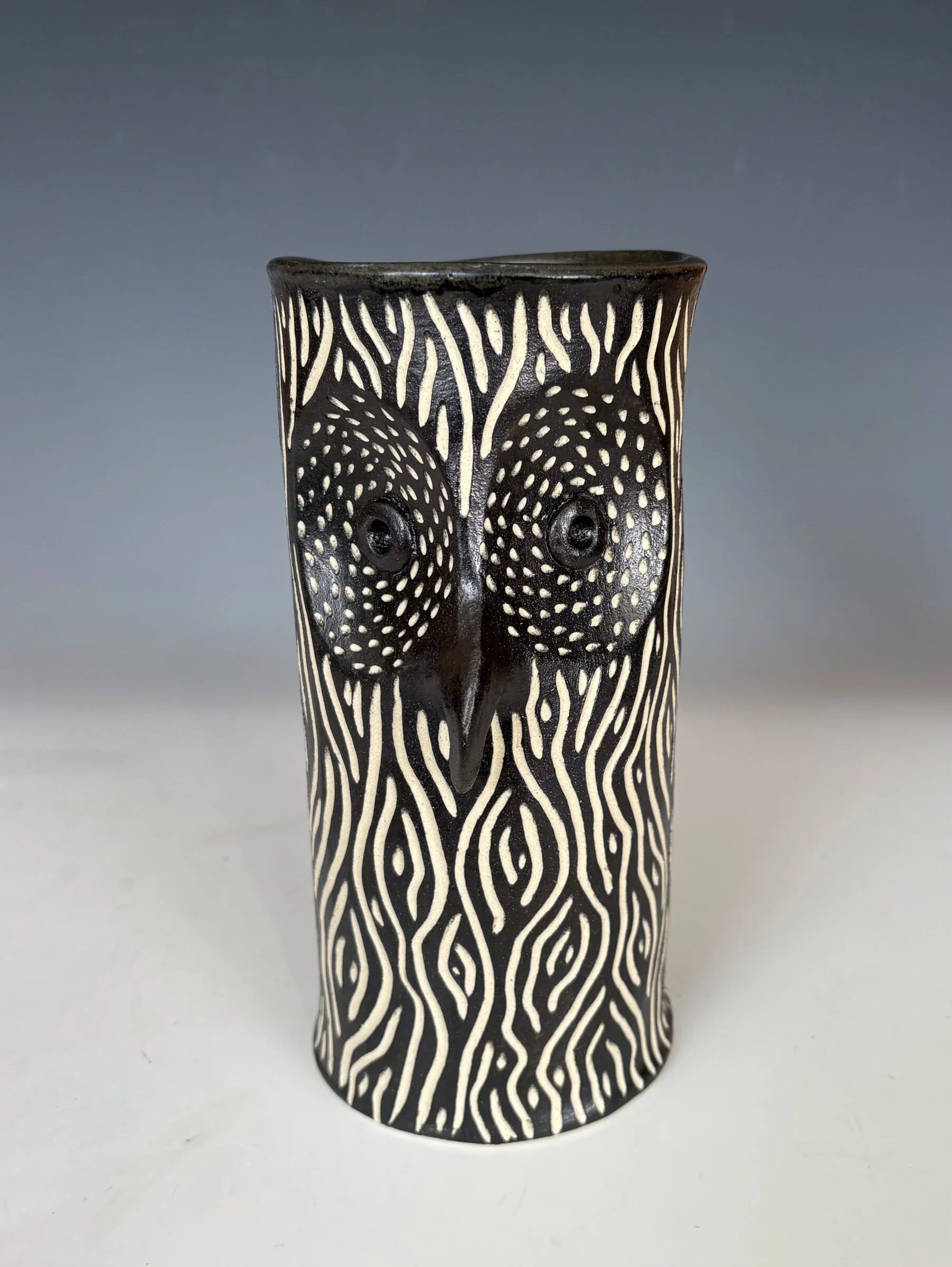 Woodgrain Owl Vase - Image 4
