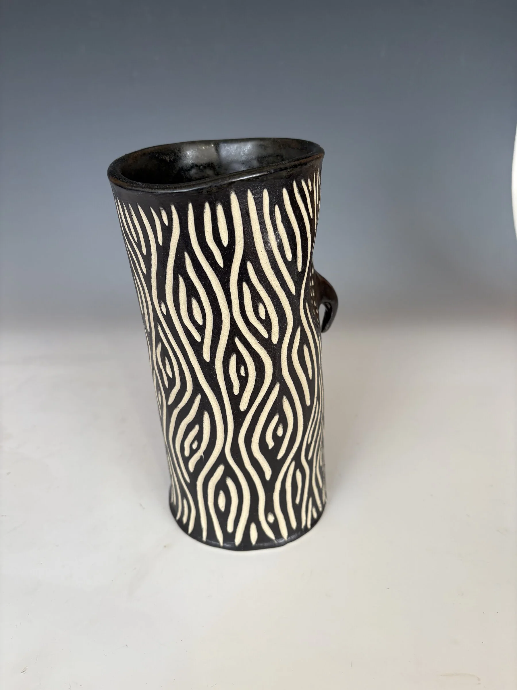 Woodgrain Owl Vase - Image 5